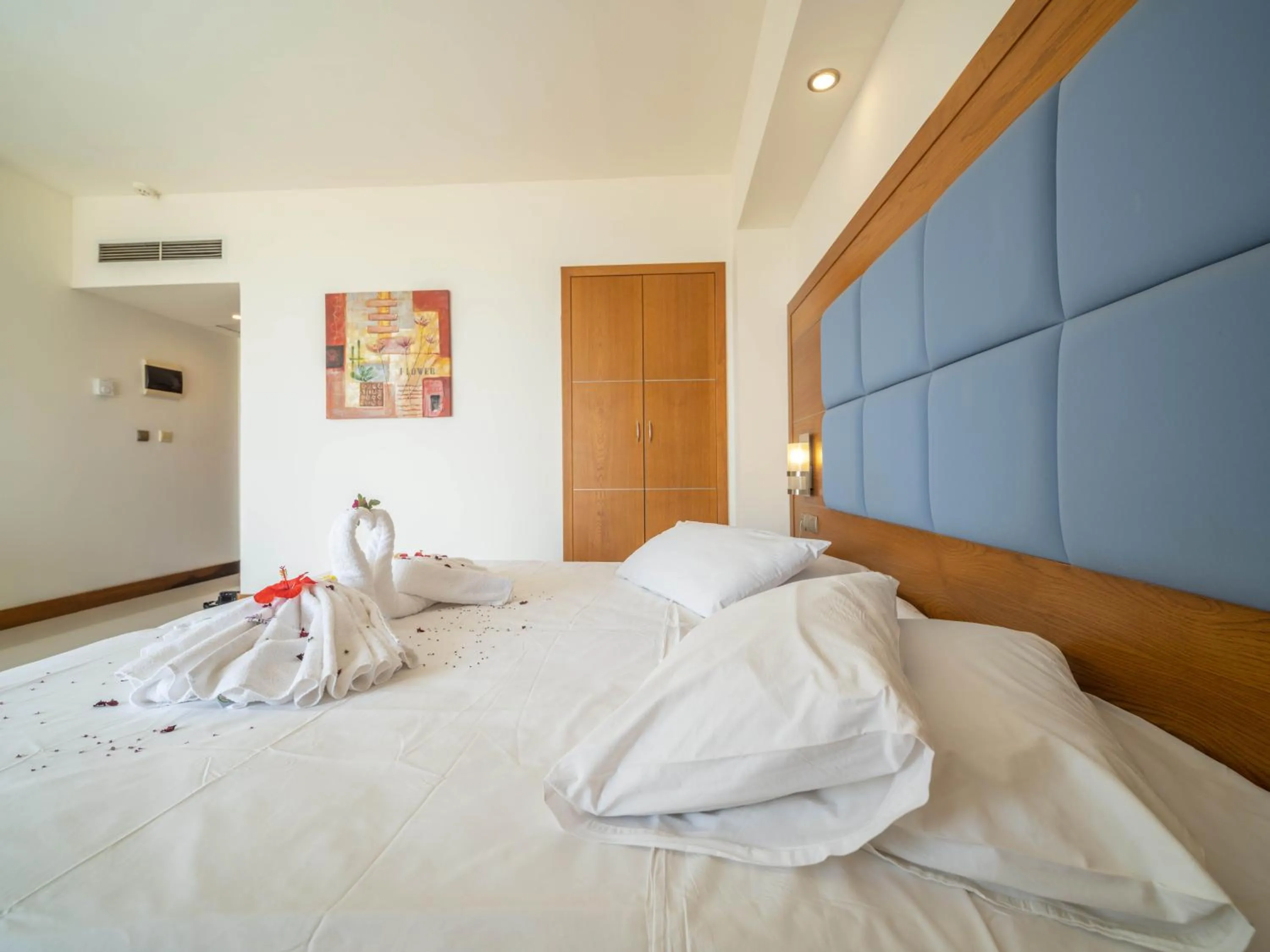 Bedroom, Bed in Sunshine Rhodes