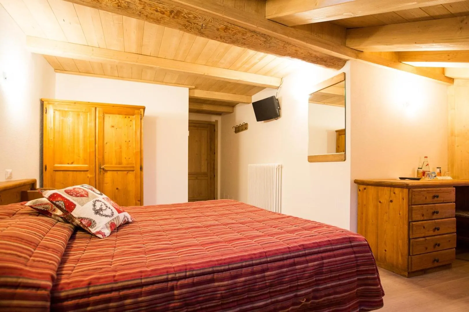 Bedroom, Bed in Hotel Restaurant La Barme