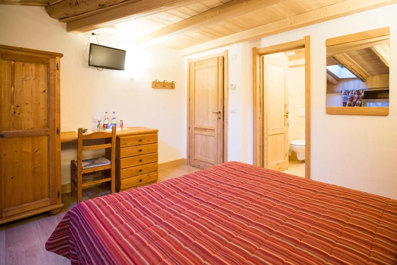 Photo of the whole room, Bed in Hotel Restaurant La Barme