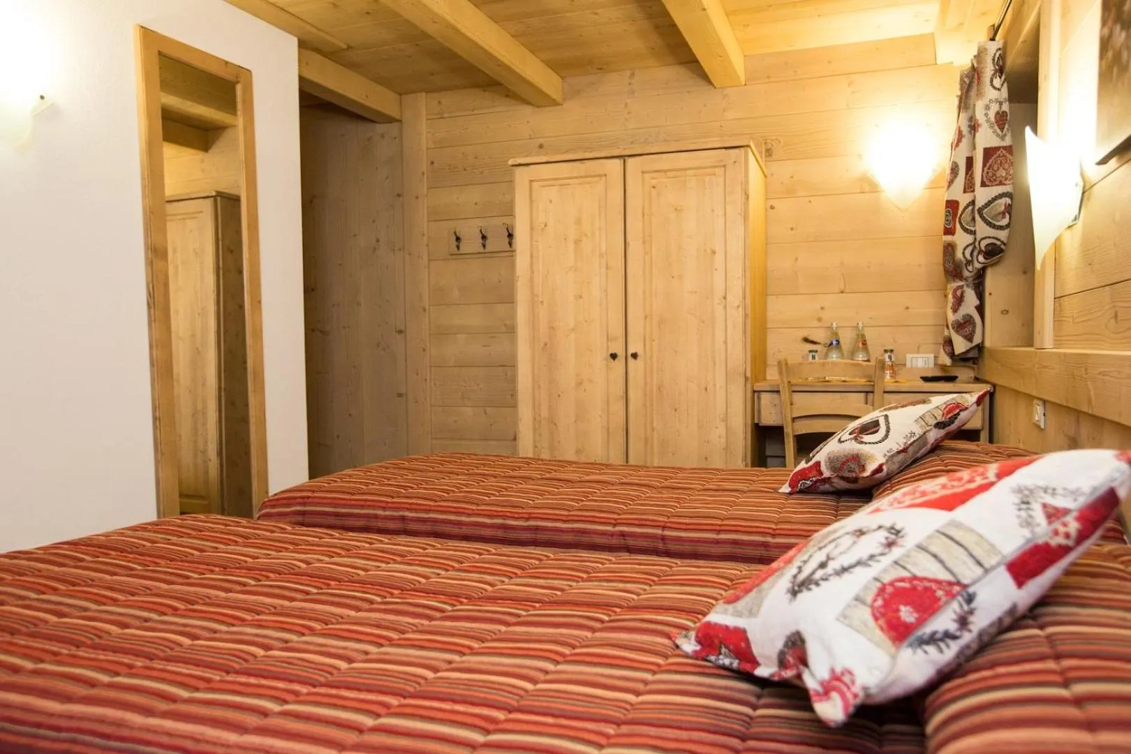 Bedroom, Bed in Hotel Restaurant La Barme