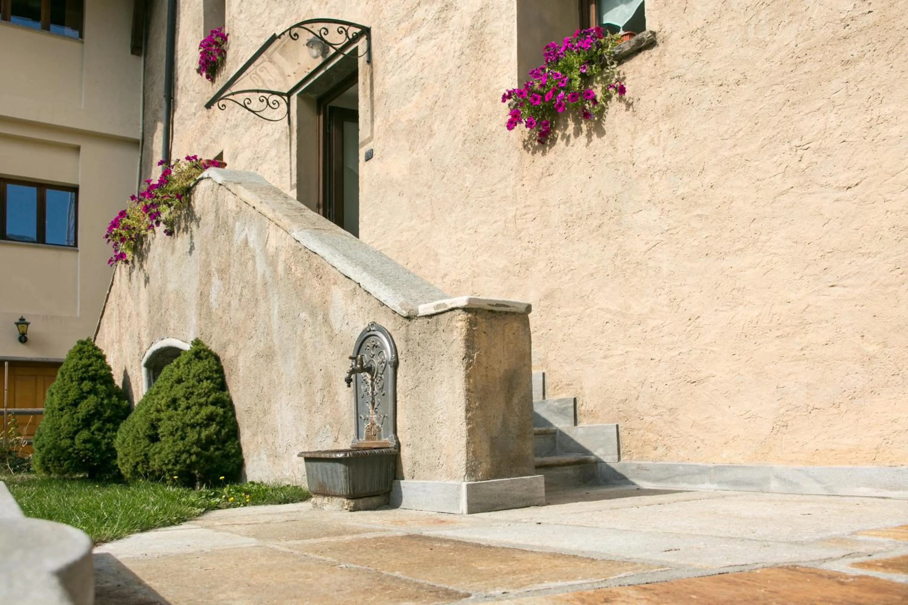 Facade/entrance in Résidence Château Royal