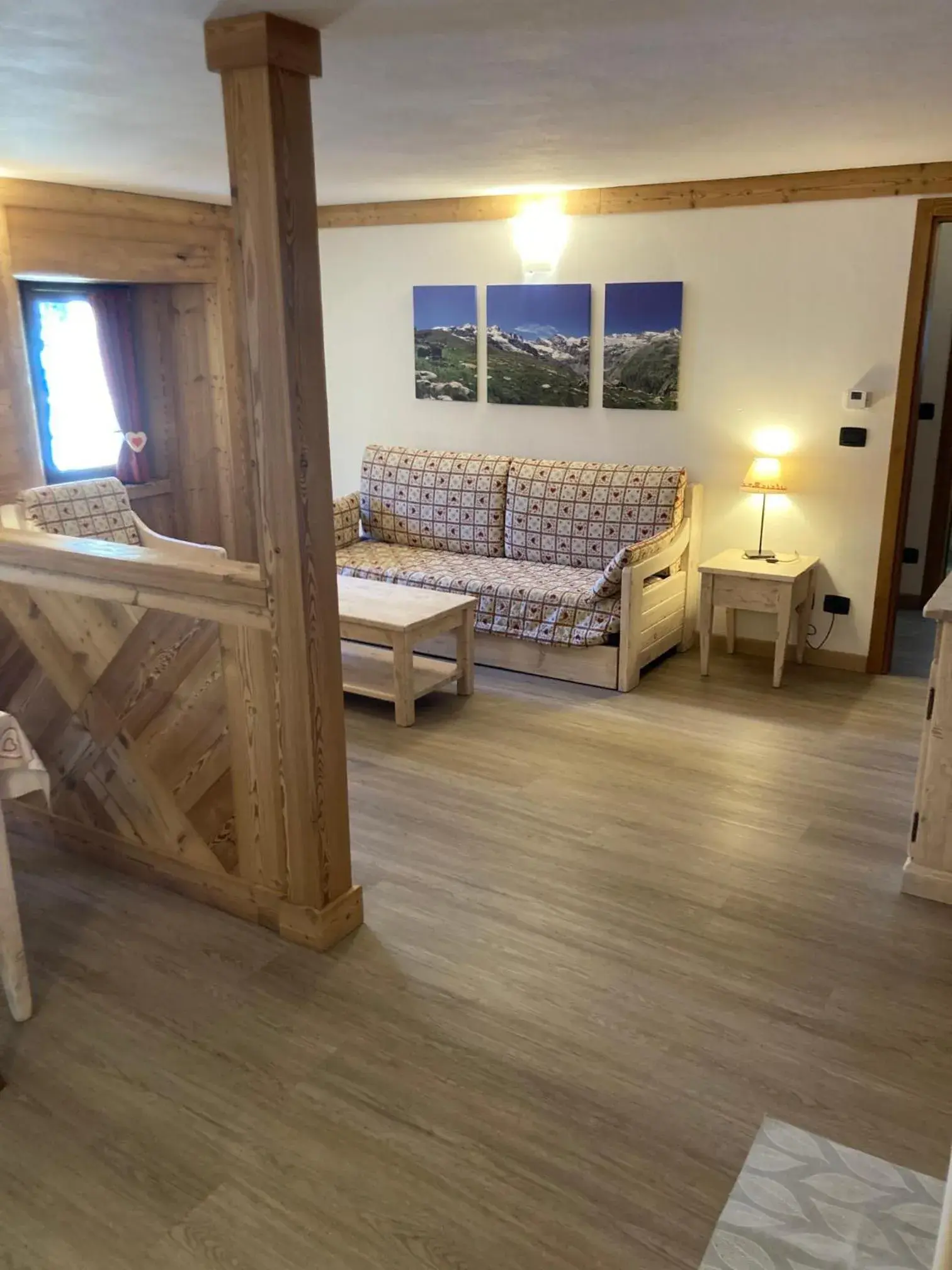 Superior One-Bedroom Apartment with Mountain View in Résidence Château Royal Superior One-Bedroom Apartment with Mountain View in Résidence Château Royal