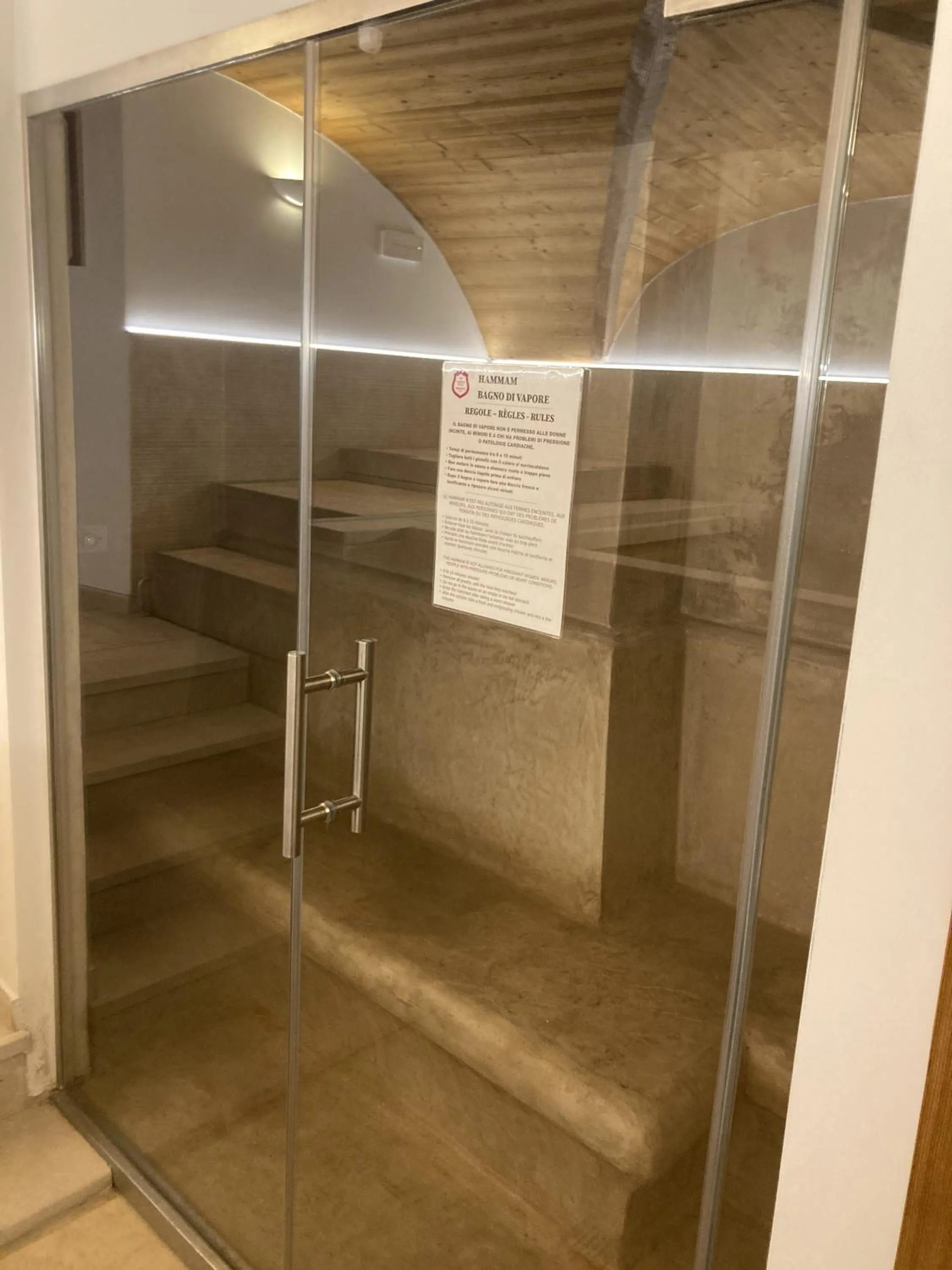 Spa and wellness centre/facilities in Résidence Château Royal