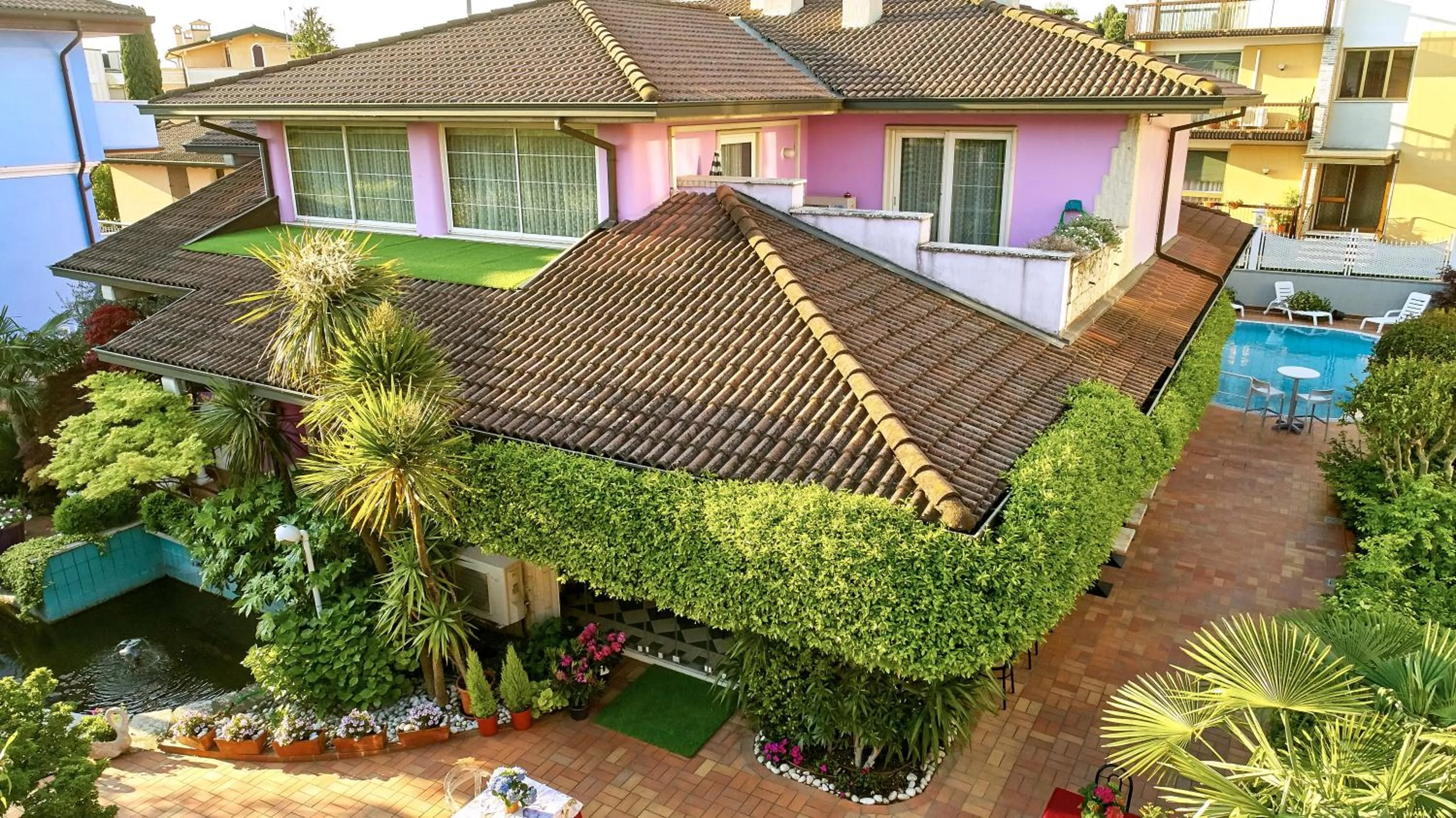 Property building in HOTEL Villa Lilla