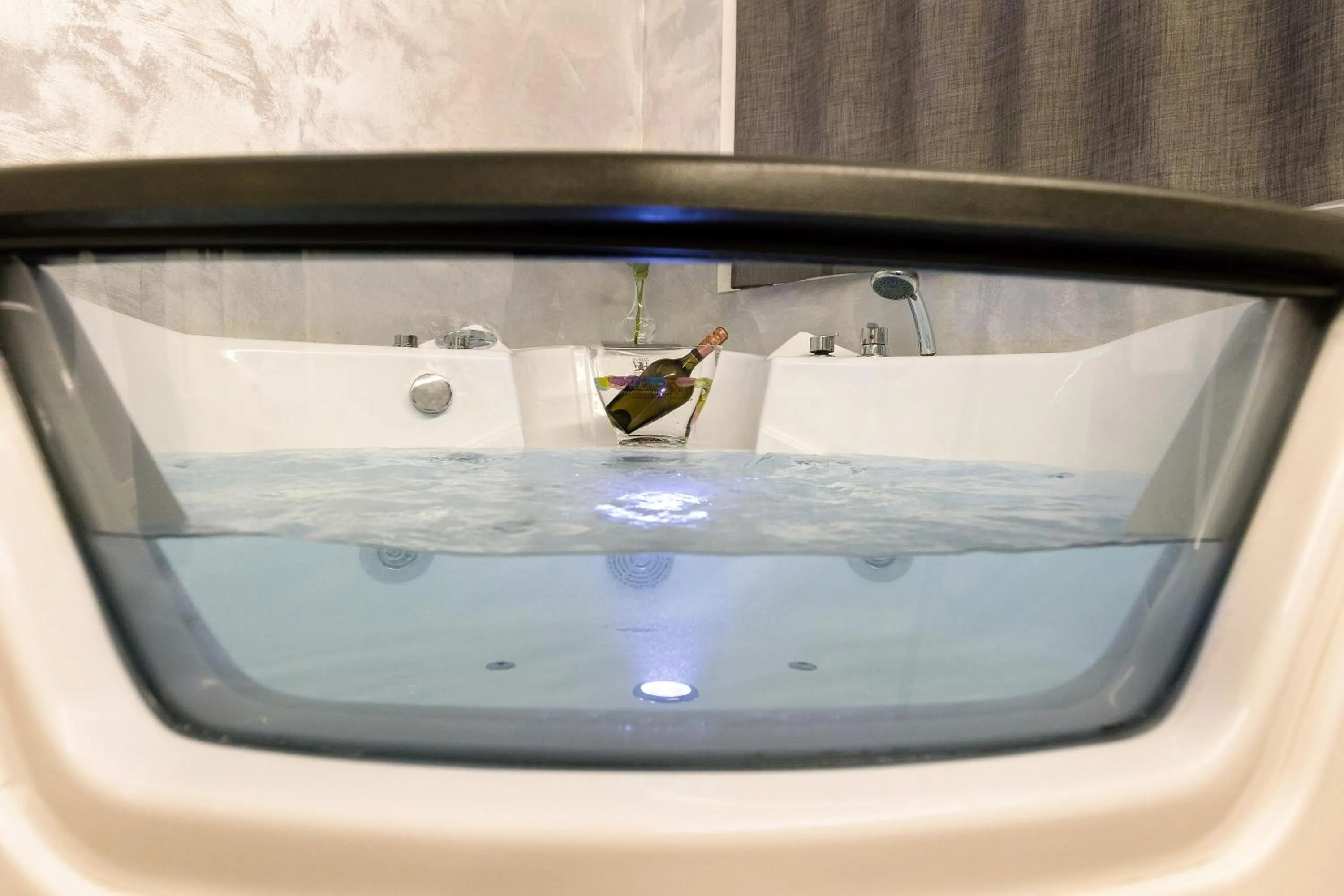 Hot Tub in HOTEL Villa Lilla