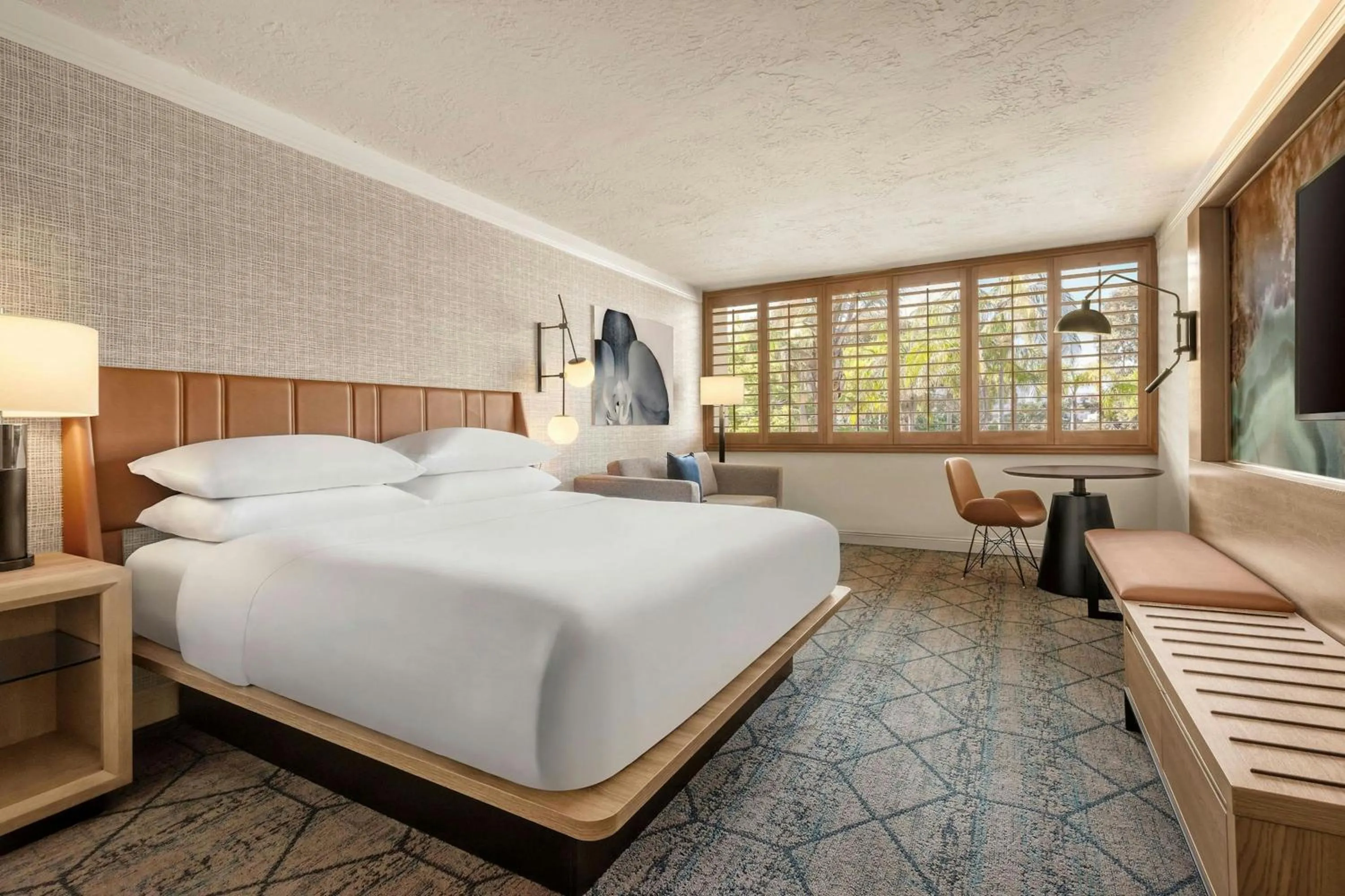 Photo of the whole room, Bed in Sheraton La Jolla