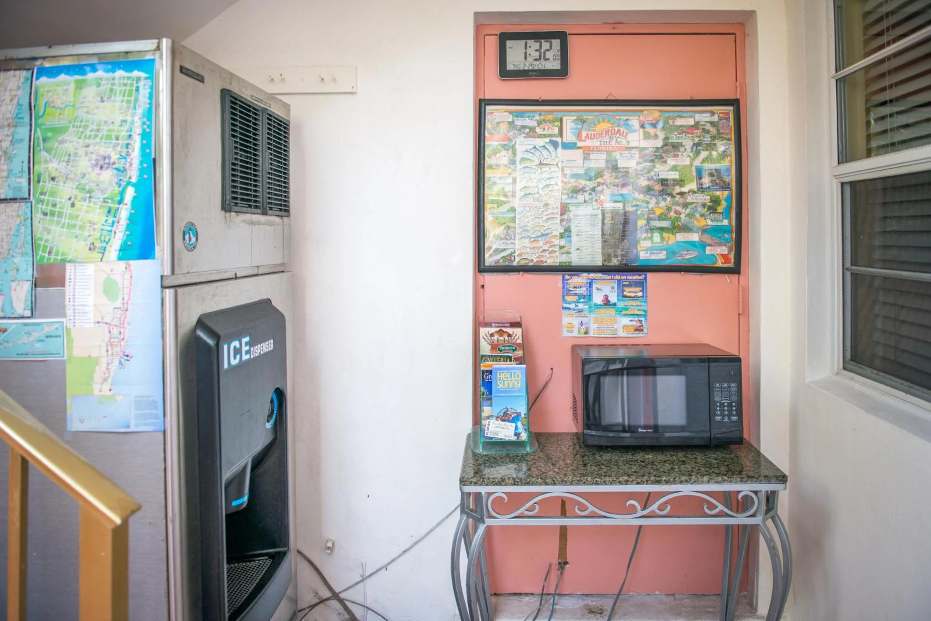 Food and drinks in Shore Haven Resort Inn