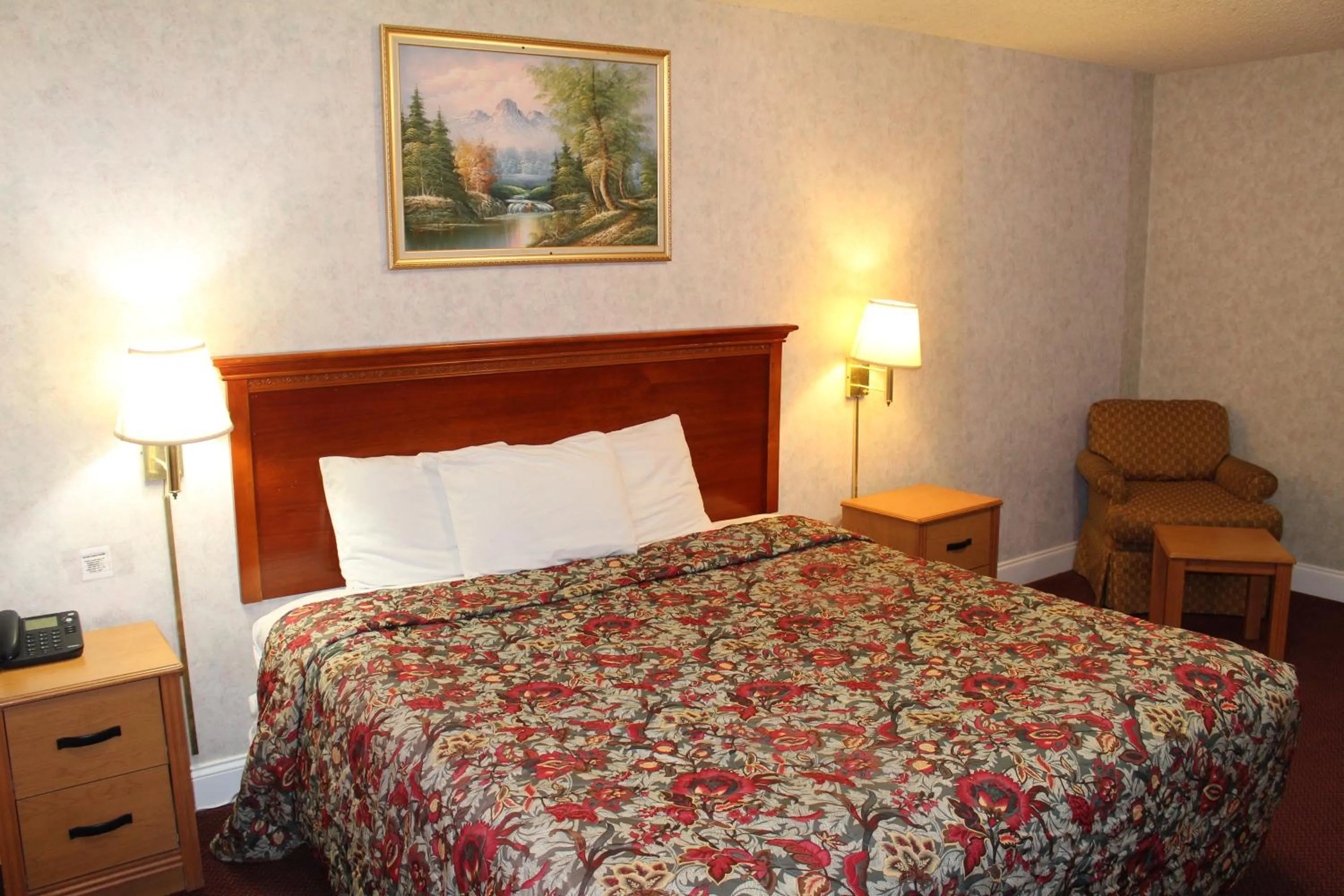 Photo of the whole room, Bed in Highlander Motor Inn Atlantic City
