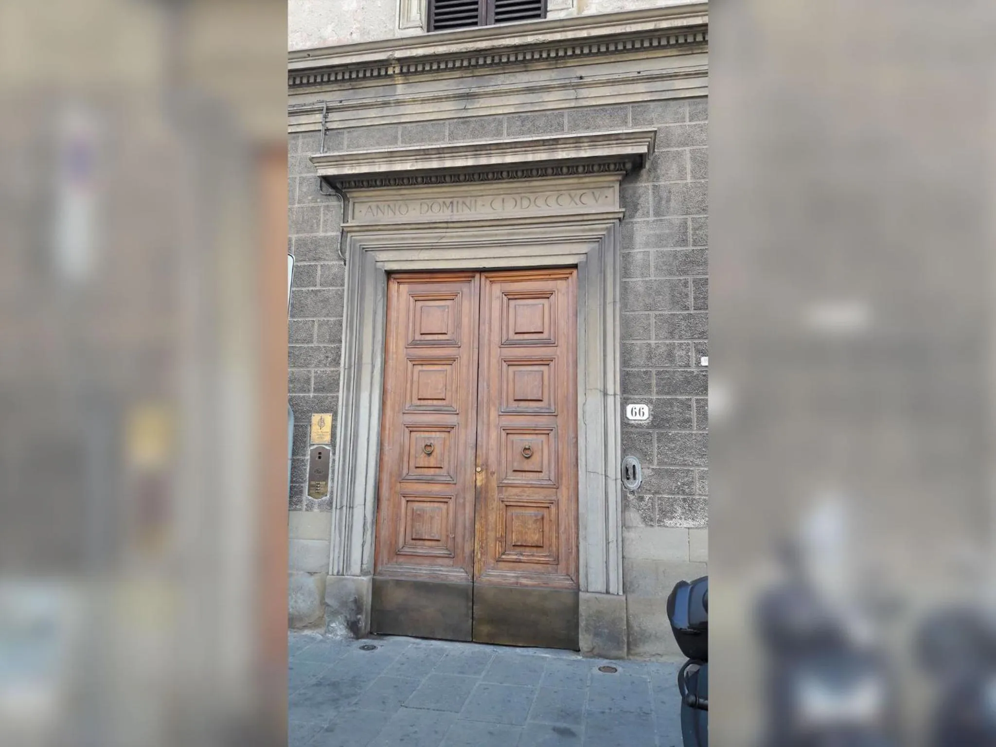 Facade/entrance in La Porta del Paradiso