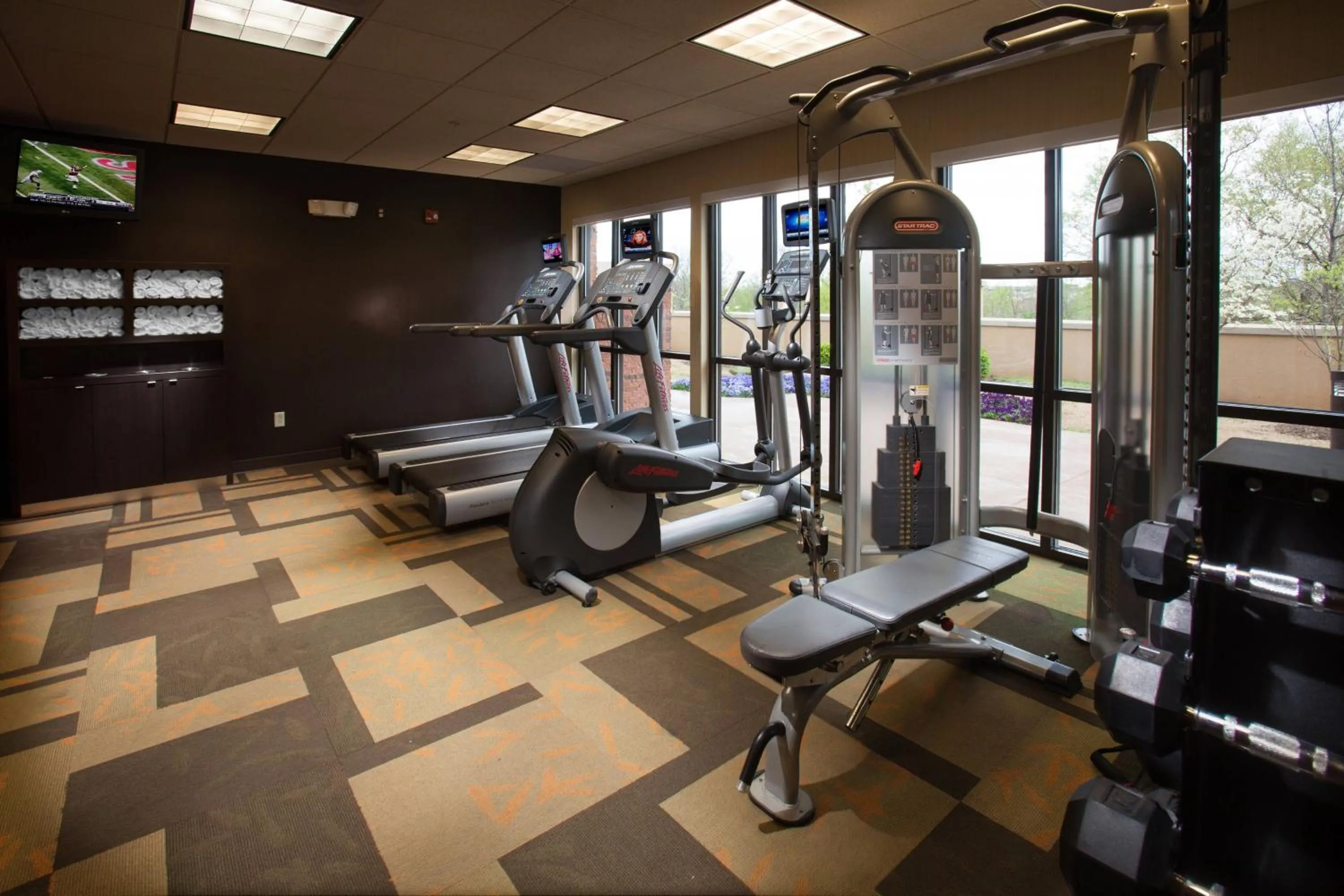 Fitness centre/facilities in Courtyard by Marriott Fayetteville