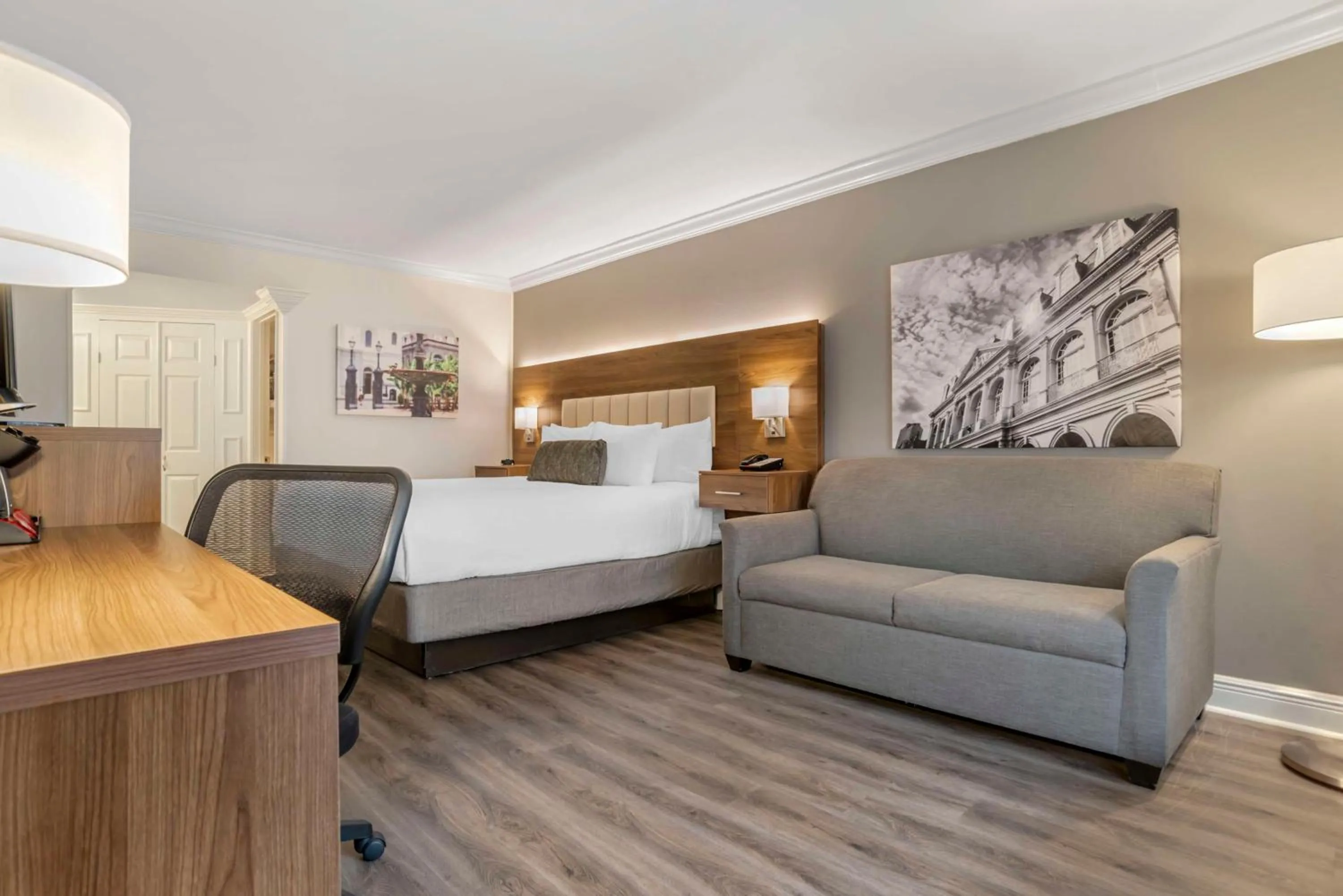 Bedroom, Bed in Best Western Plus Westbank