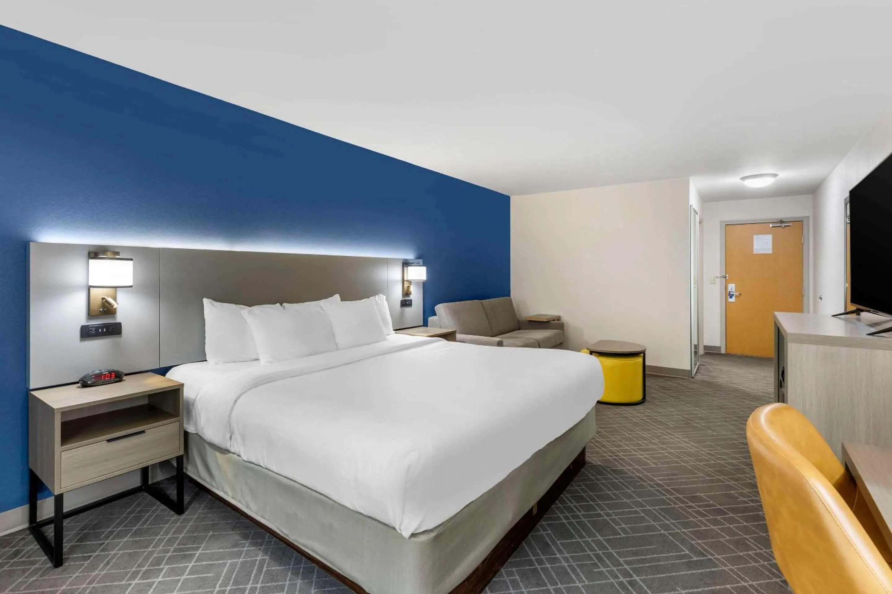 Bedroom, Bed in Comfort Inn & Suites Glenwood Springs On The River