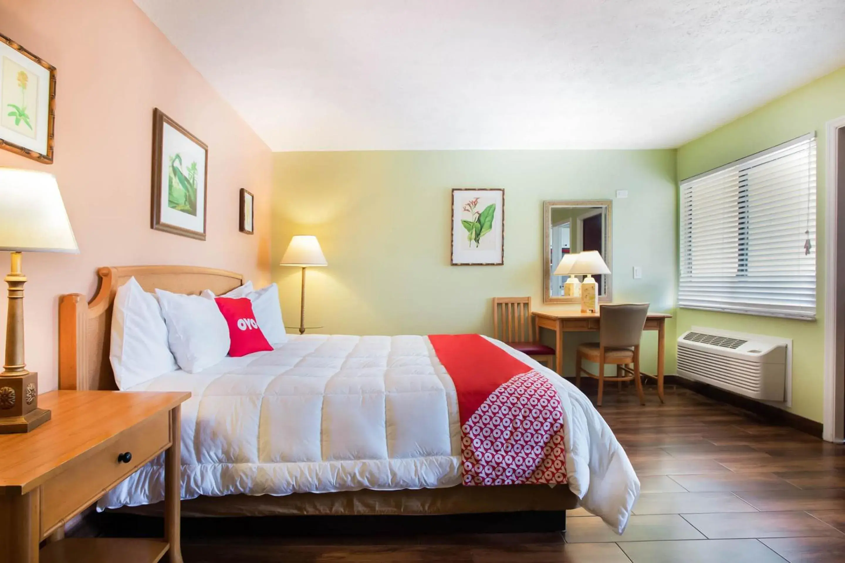 Premium King Bed in OYO Waterfront Hotel- Cape Coral Fort Myers, FL Premium King Bed in OYO Waterfront Hotel- Cape Coral Fort Myers, FL