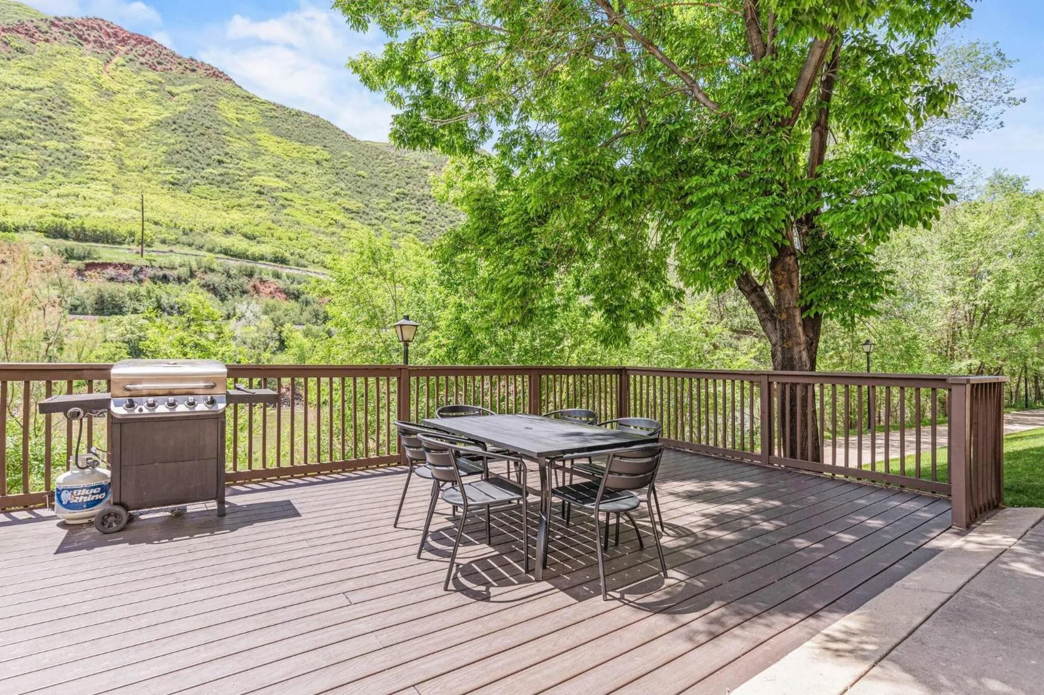 Swimming pool in Quality Inn & Suites On The River