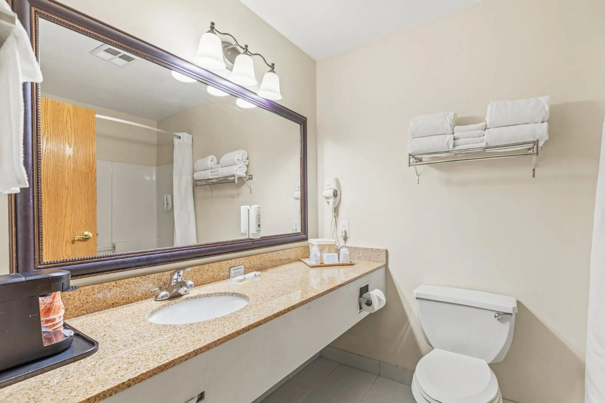 Bathroom in Quality Inn & Suites On The River