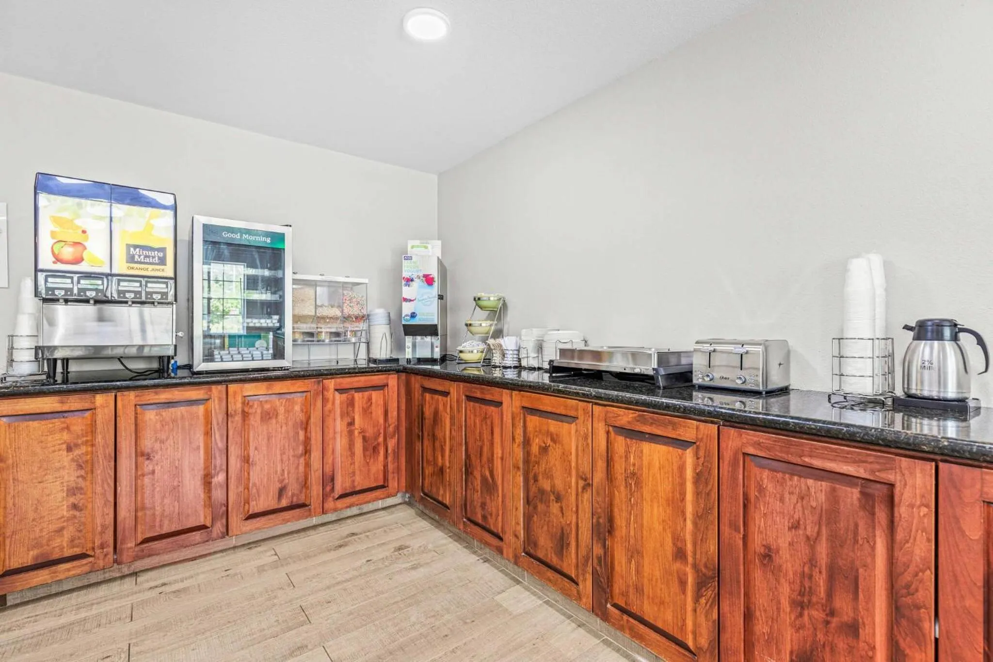 Breakfast in Quality Inn & Suites On The River