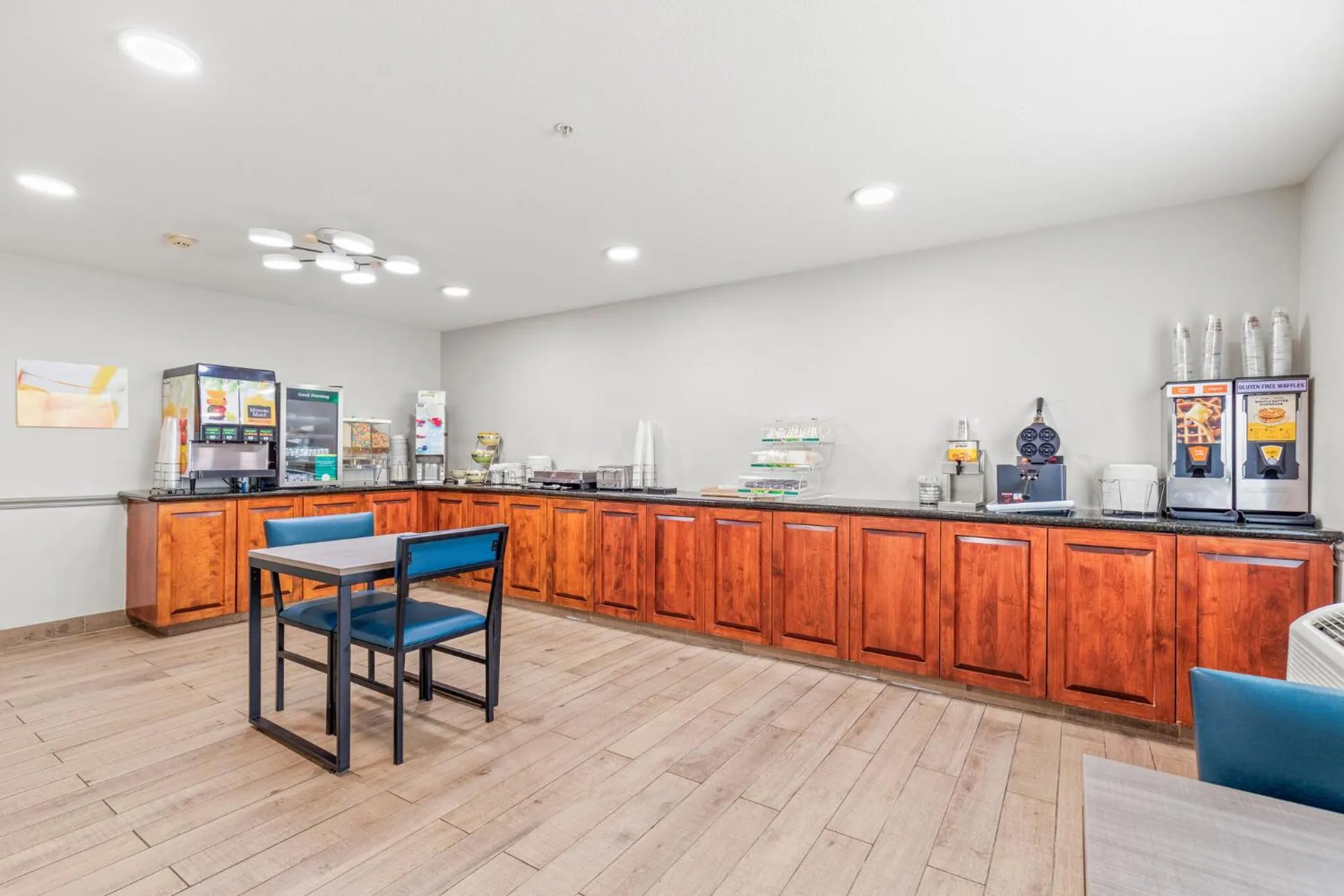 Coffee/tea facilities in Quality Inn & Suites On The River