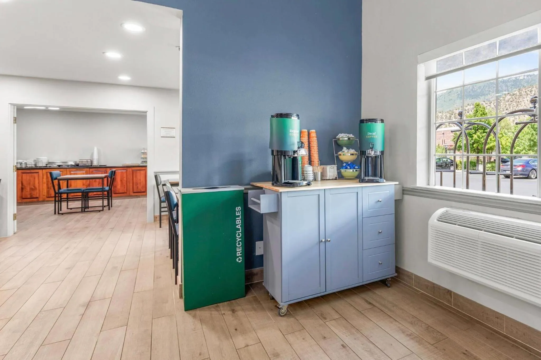 Breakfast in Quality Inn & Suites On The River