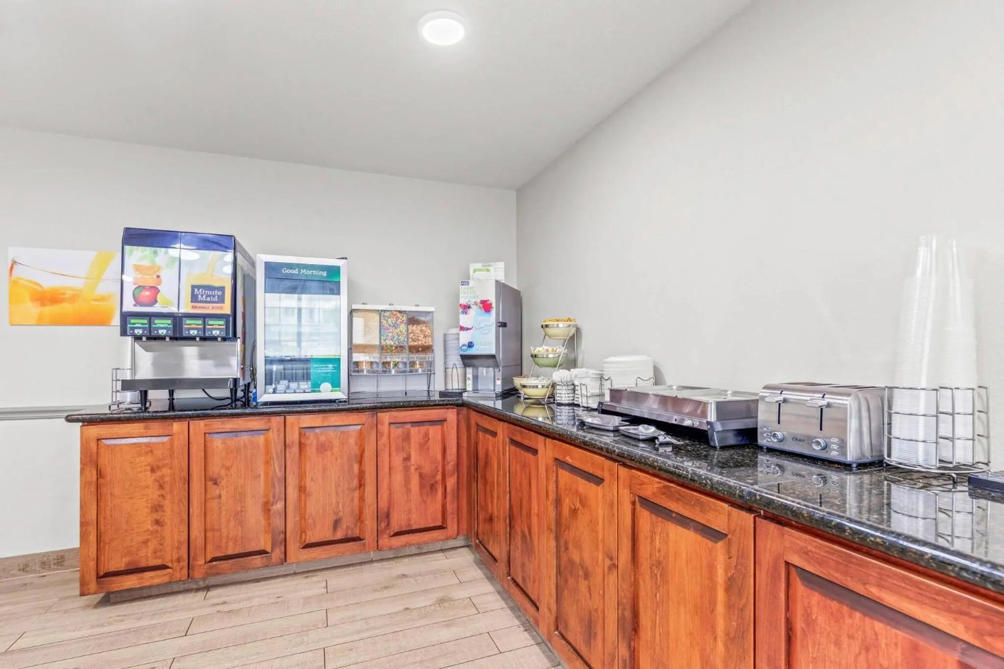 Breakfast in Quality Inn & Suites On The River