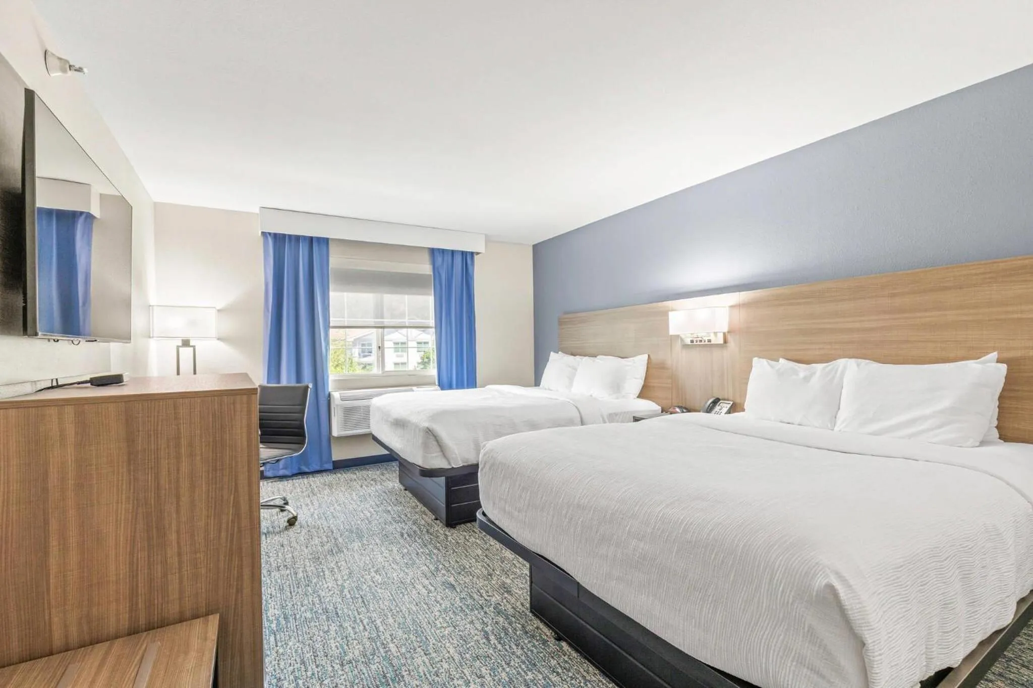 Bedroom, Bed in Quality Inn & Suites On The River