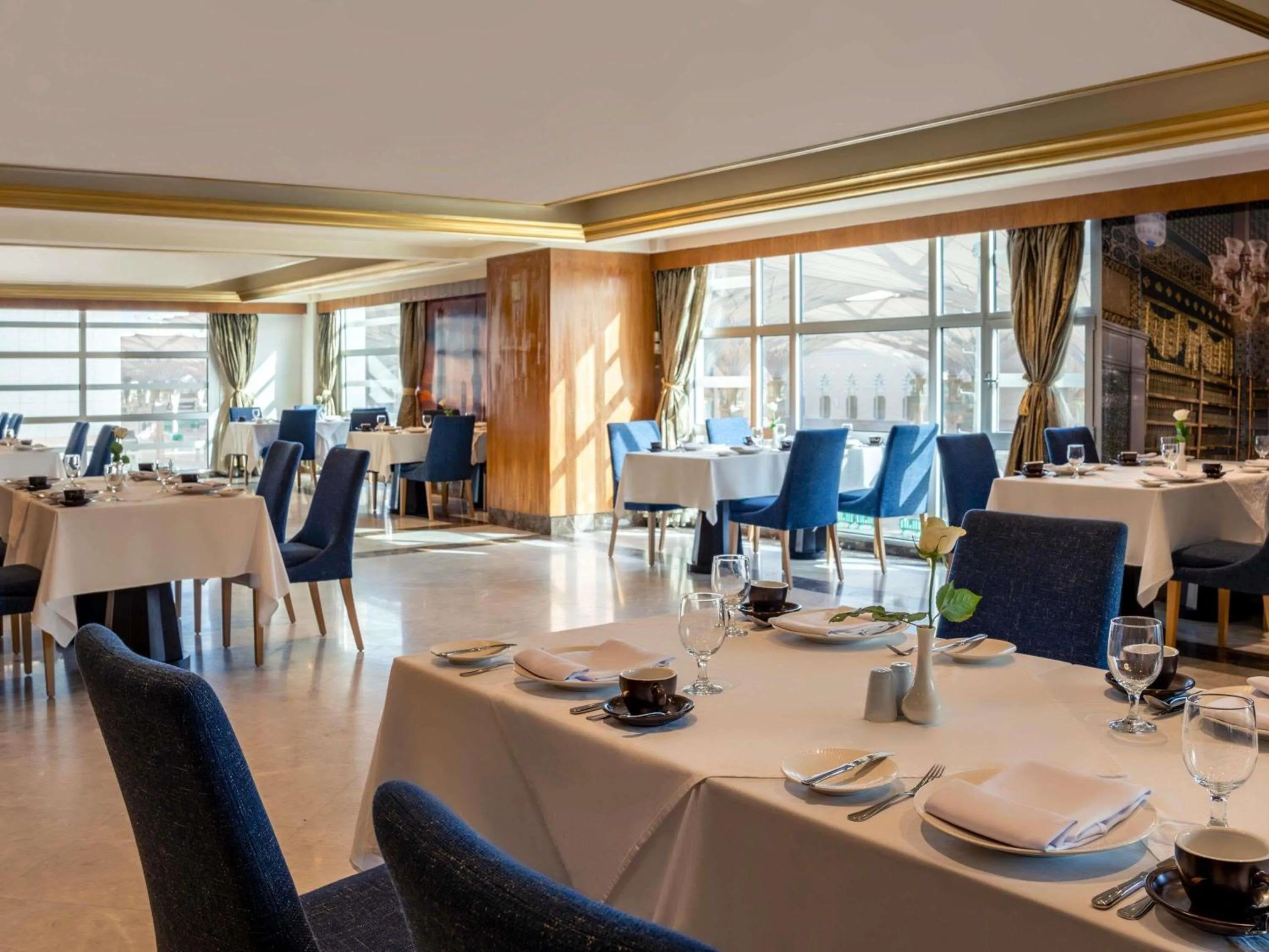 Restaurant/places to eat in Anwar Al Madinah Mövenpick