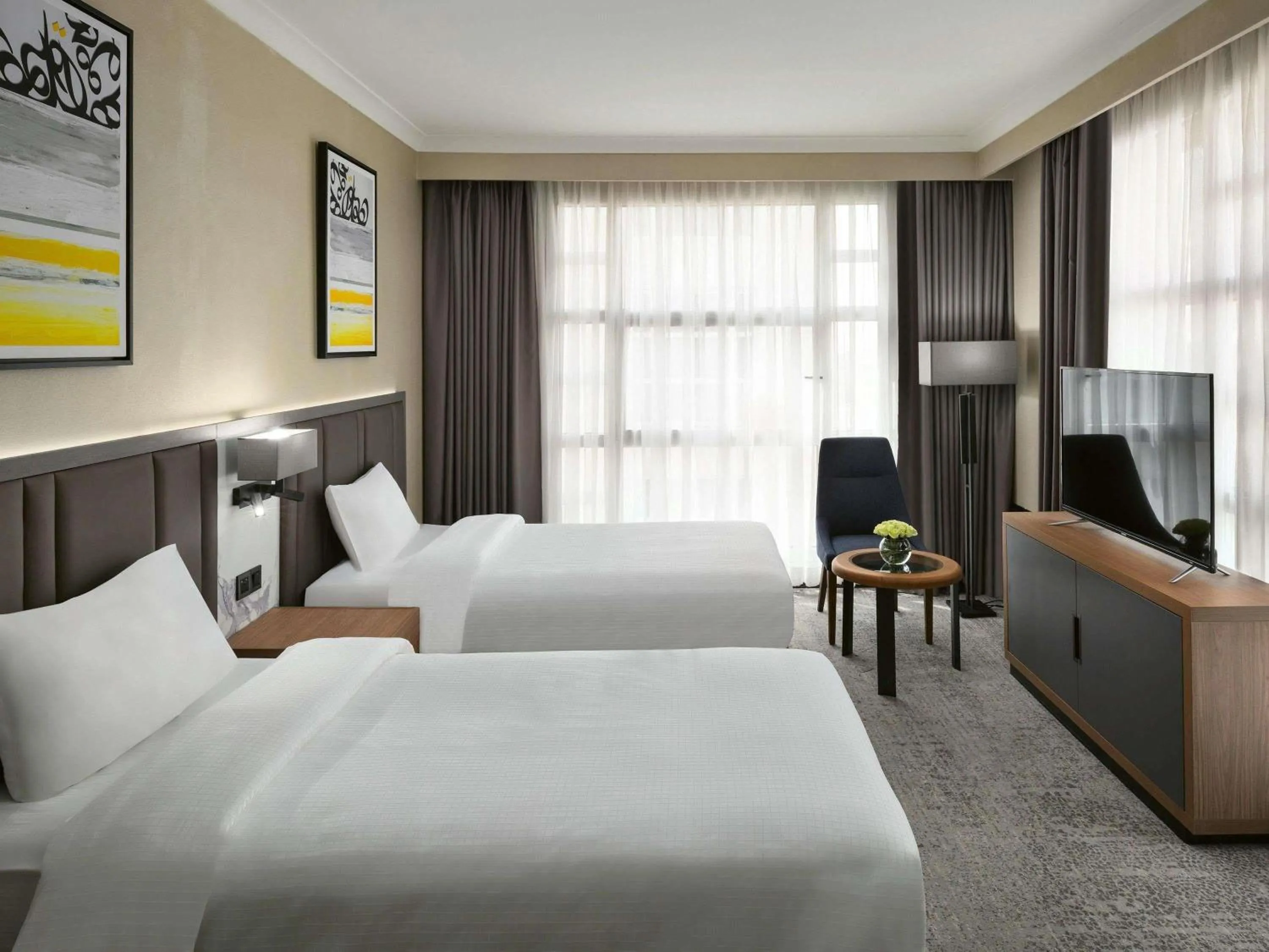 Bedroom, Bed in Anwar Al Madinah Mövenpick