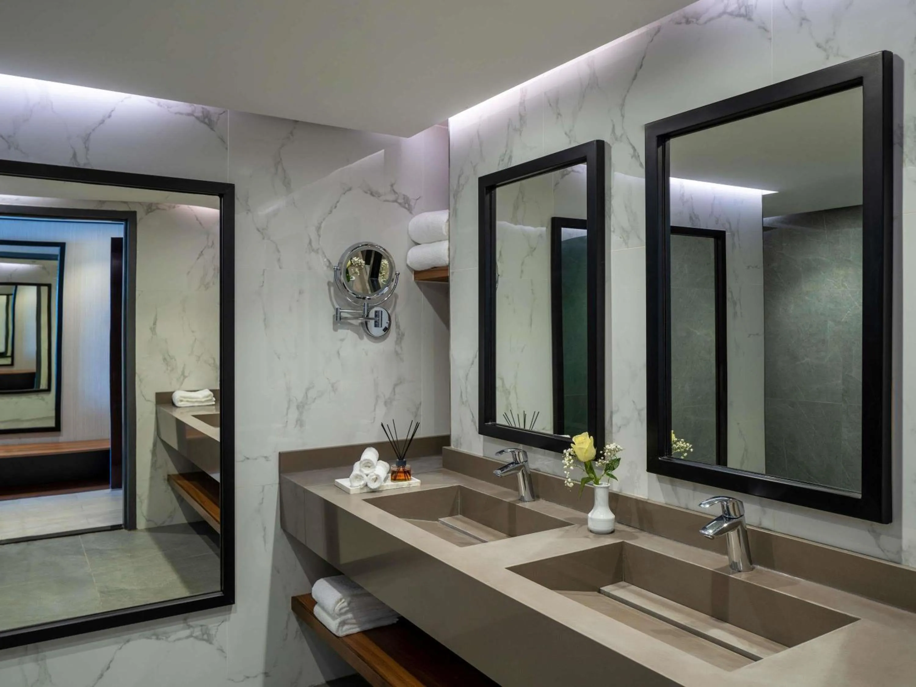 Bedroom in Anwar Al Madinah Mövenpick