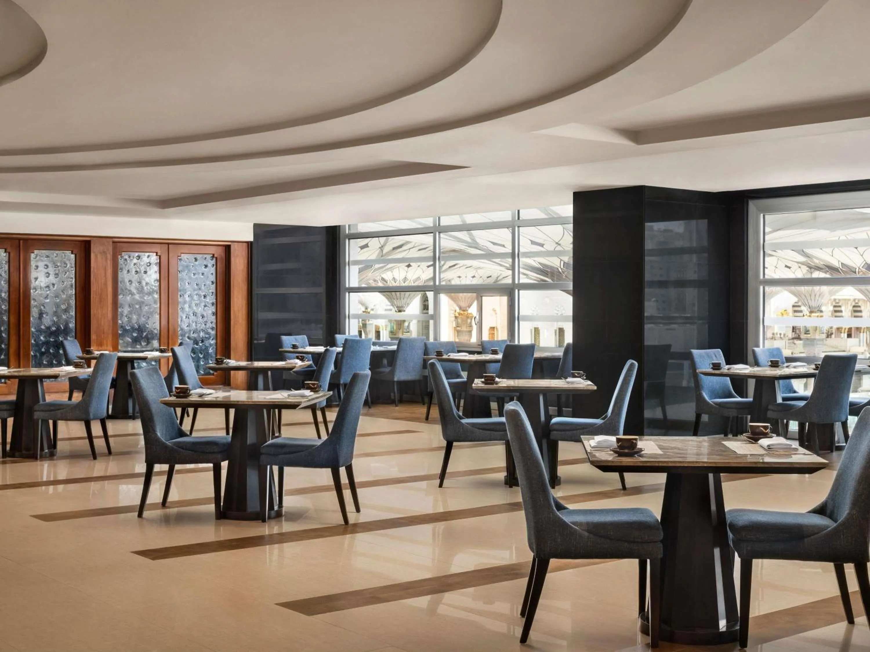 Restaurant/places to eat in Anwar Al Madinah Mövenpick