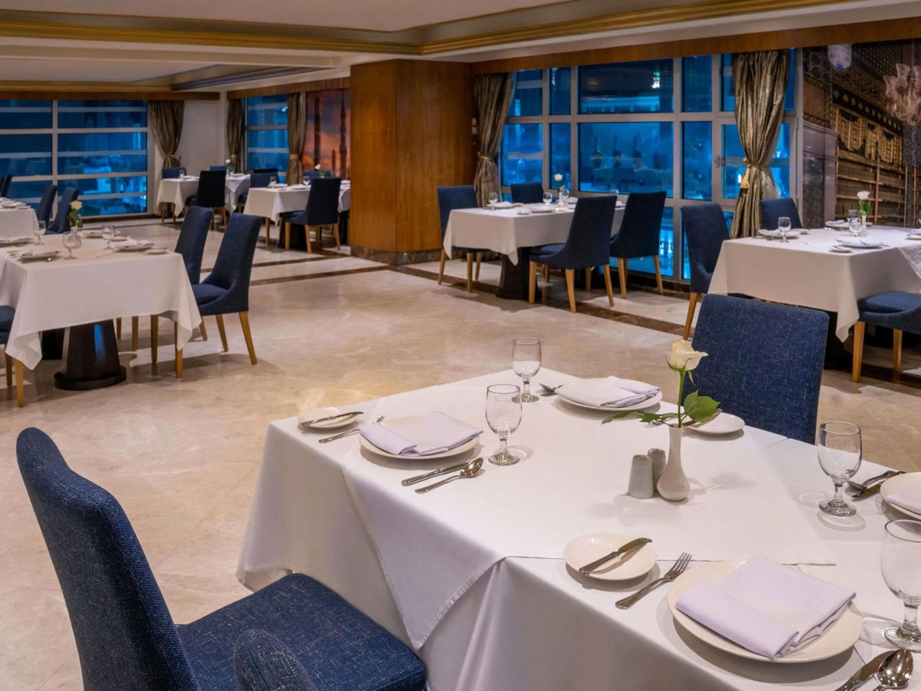 Restaurant/places to eat in Anwar Al Madinah Mövenpick