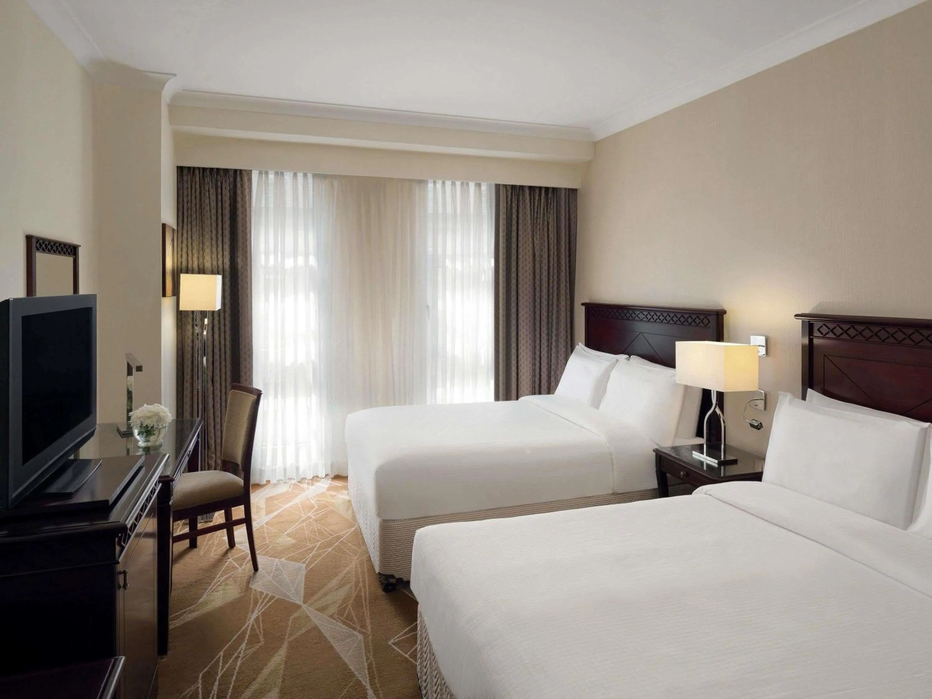 Bedroom, Bed in Anwar Al Madinah Mövenpick