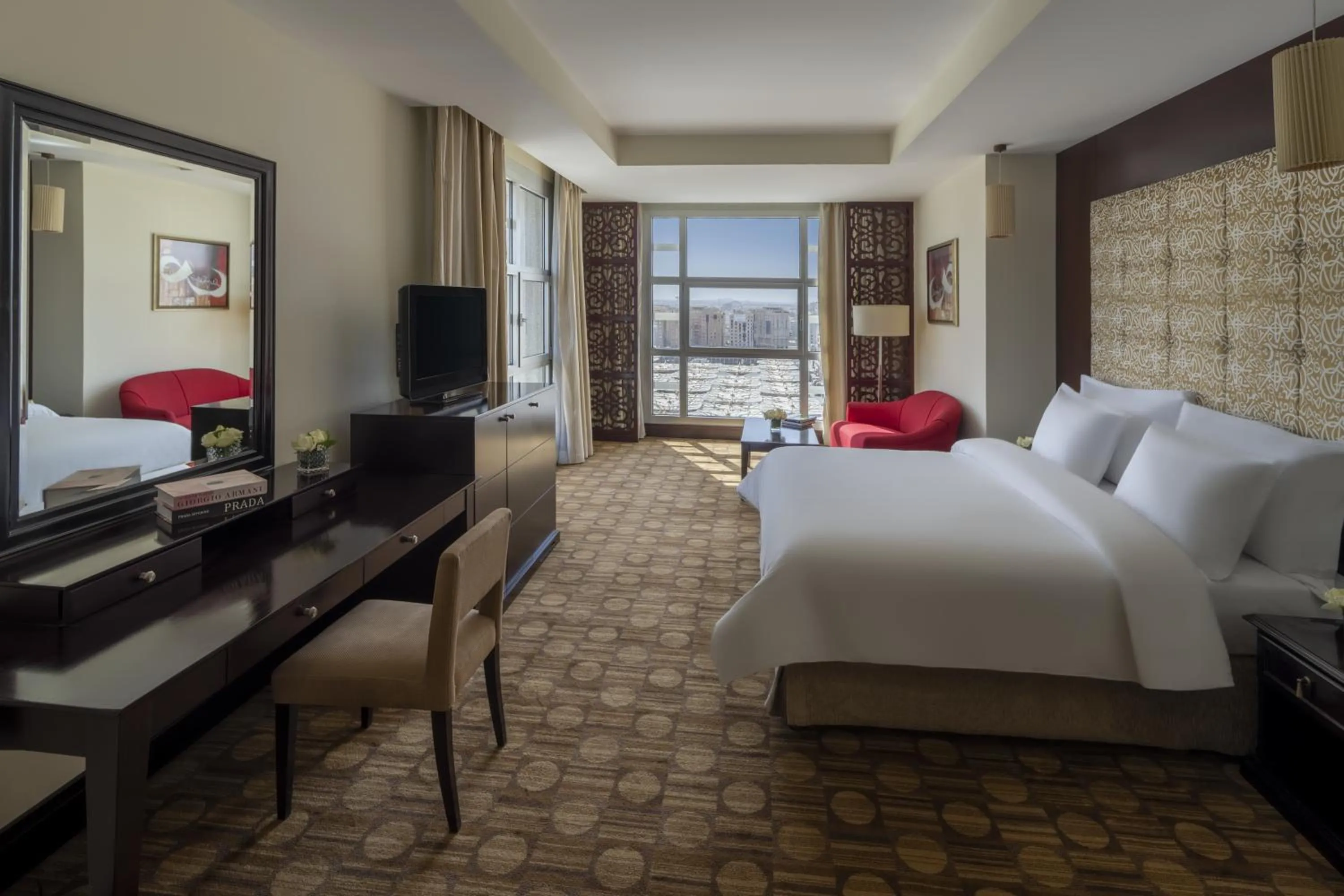 Bedroom, Bed in Anwar Al Madinah Mövenpick