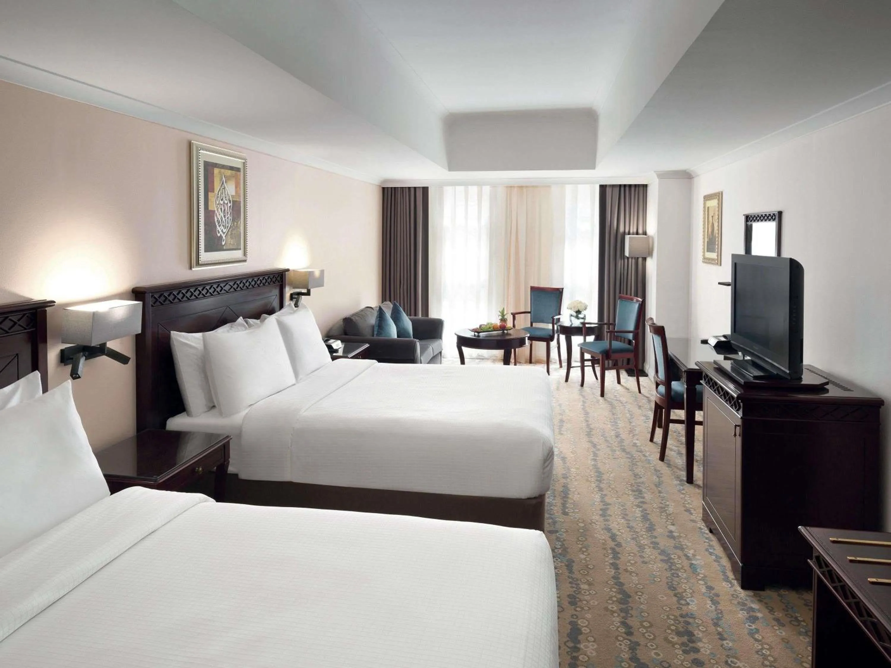 Bedroom, Bed in Anwar Al Madinah Mövenpick