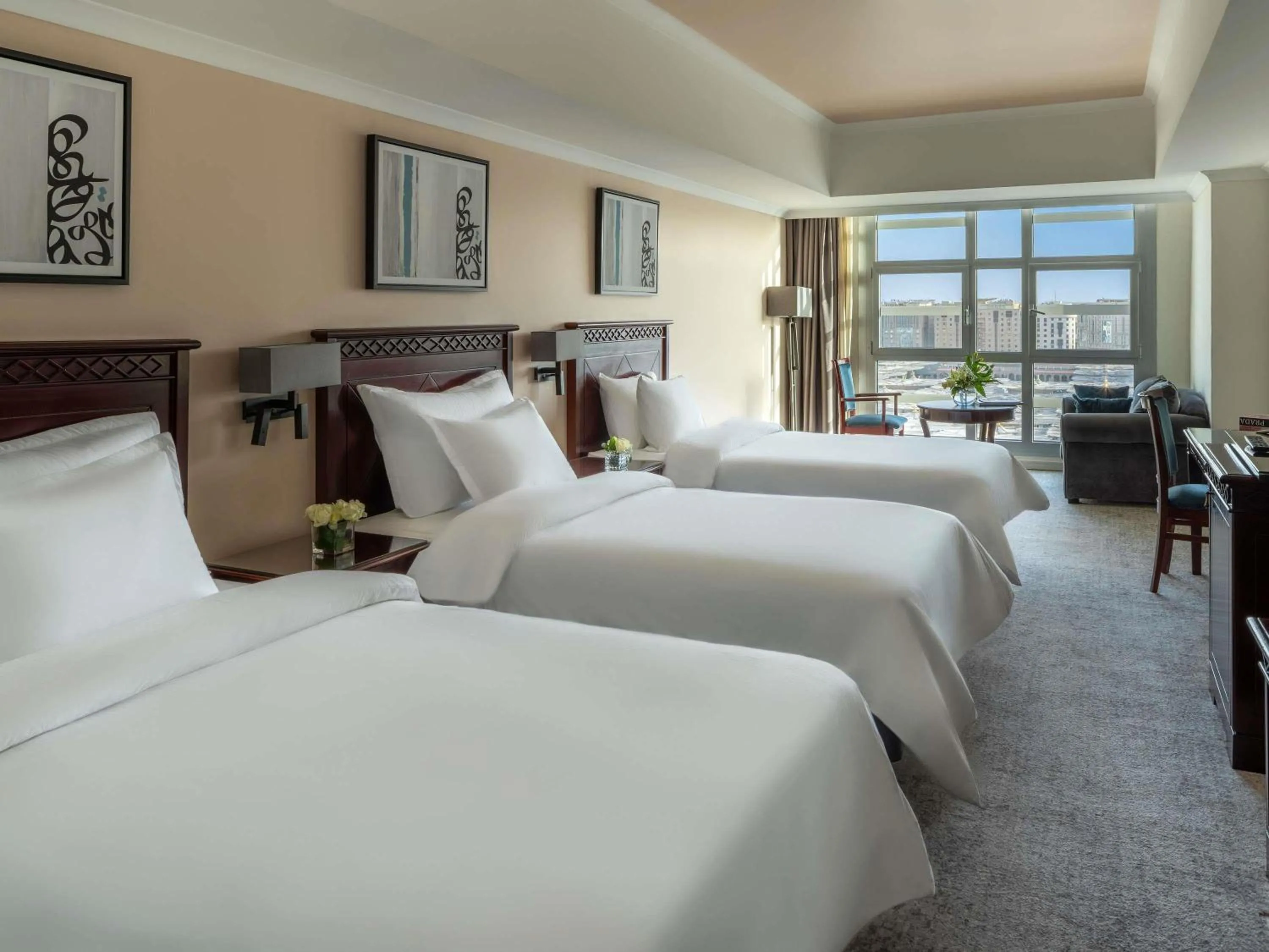 Bedroom, Bed in Anwar Al Madinah Mövenpick