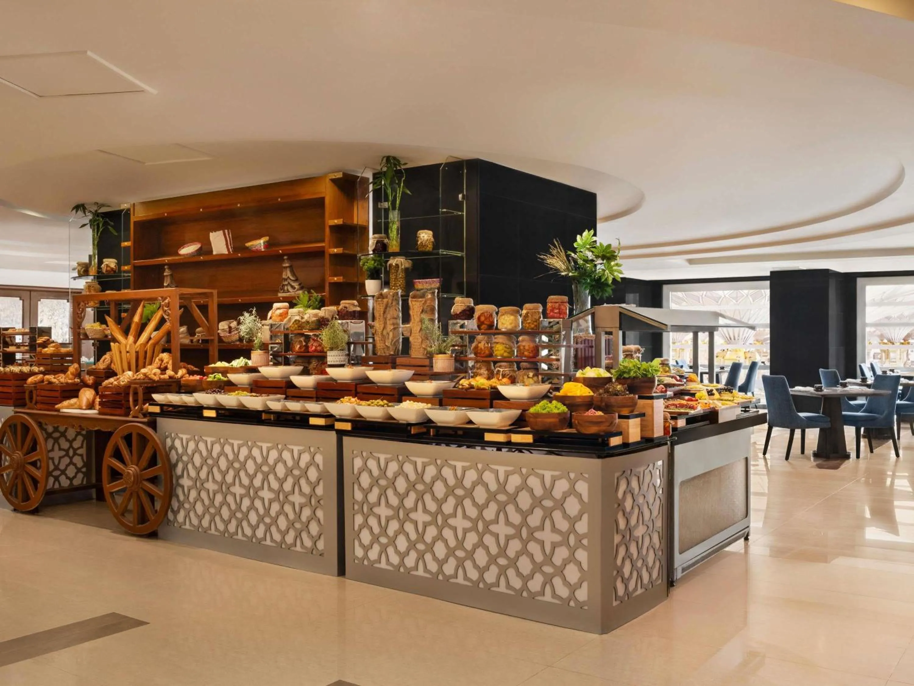 Restaurant/places to eat in Anwar Al Madinah Mövenpick