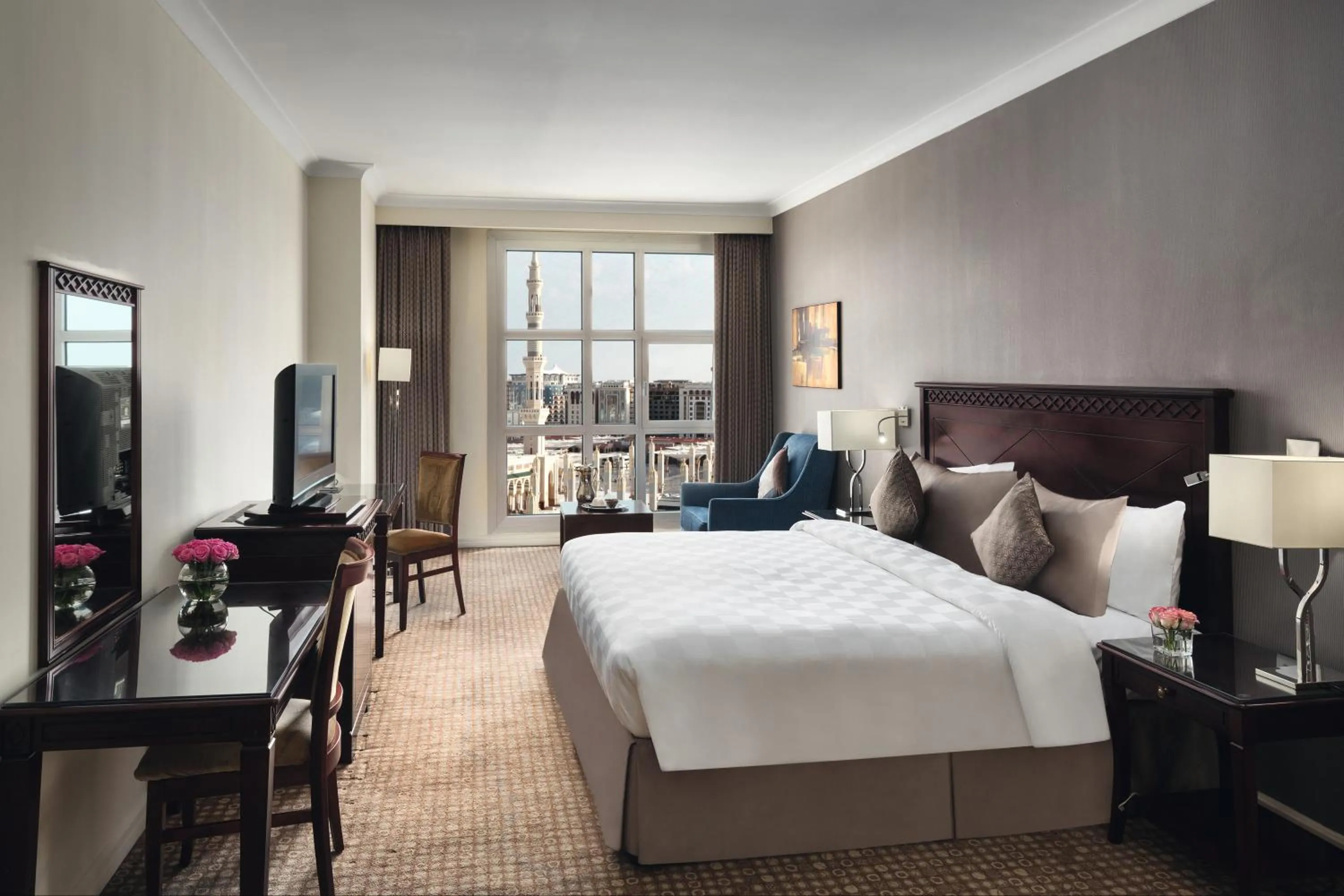 Photo of the whole room, Bed in Anwar Al Madinah Mövenpick