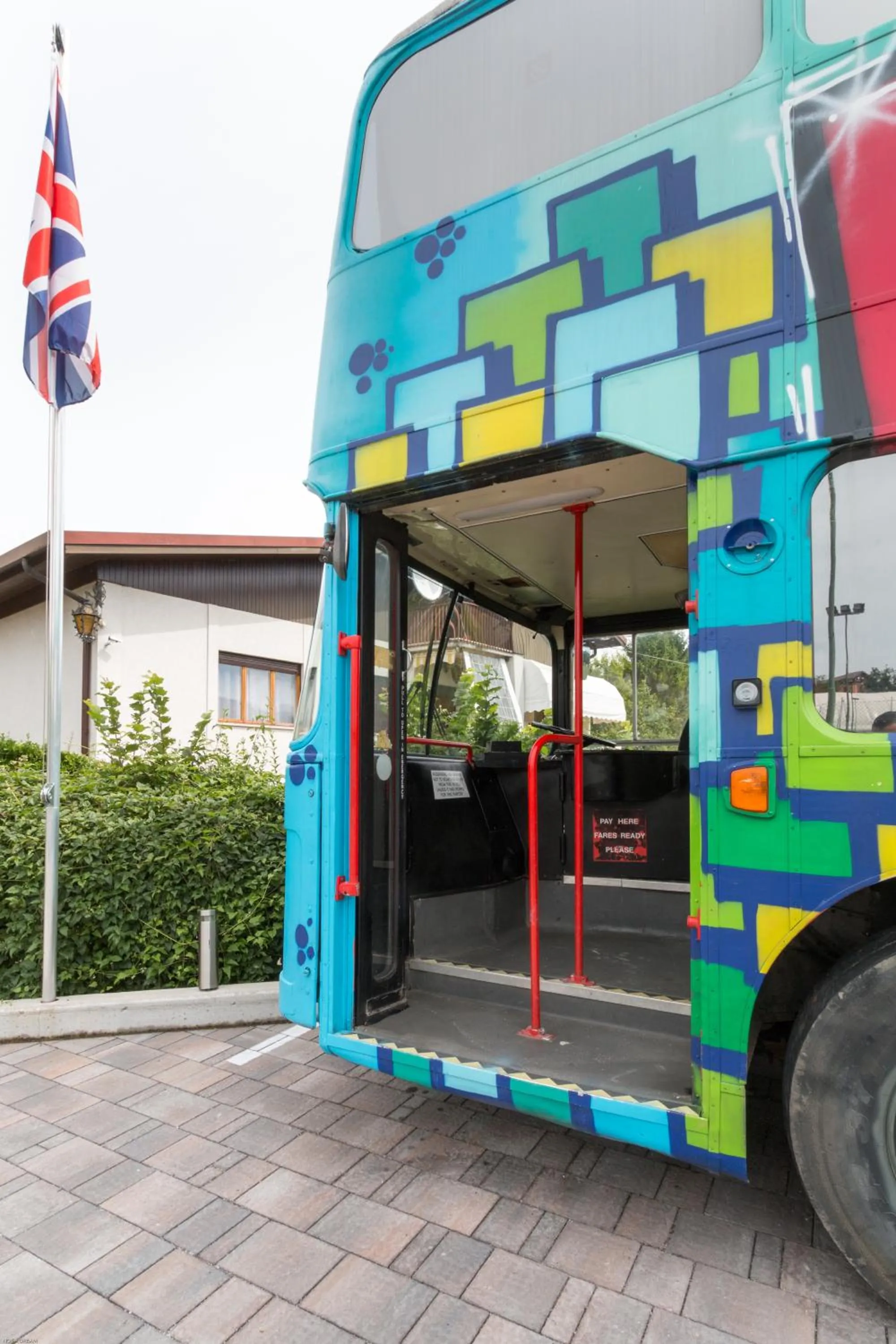 Facade/entrance in Bed In Bus