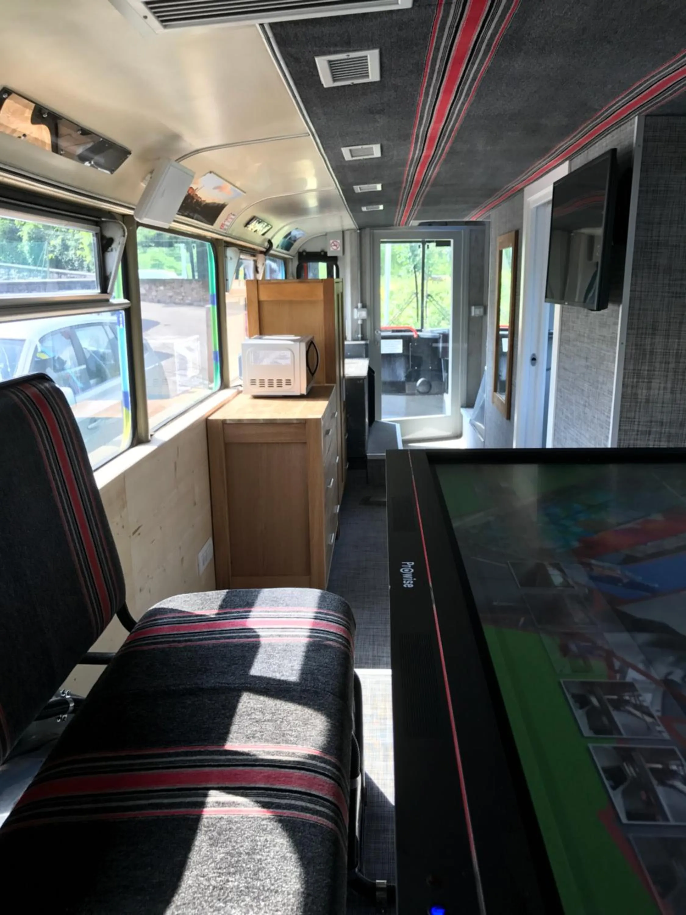 TV and multimedia in Bed In Bus