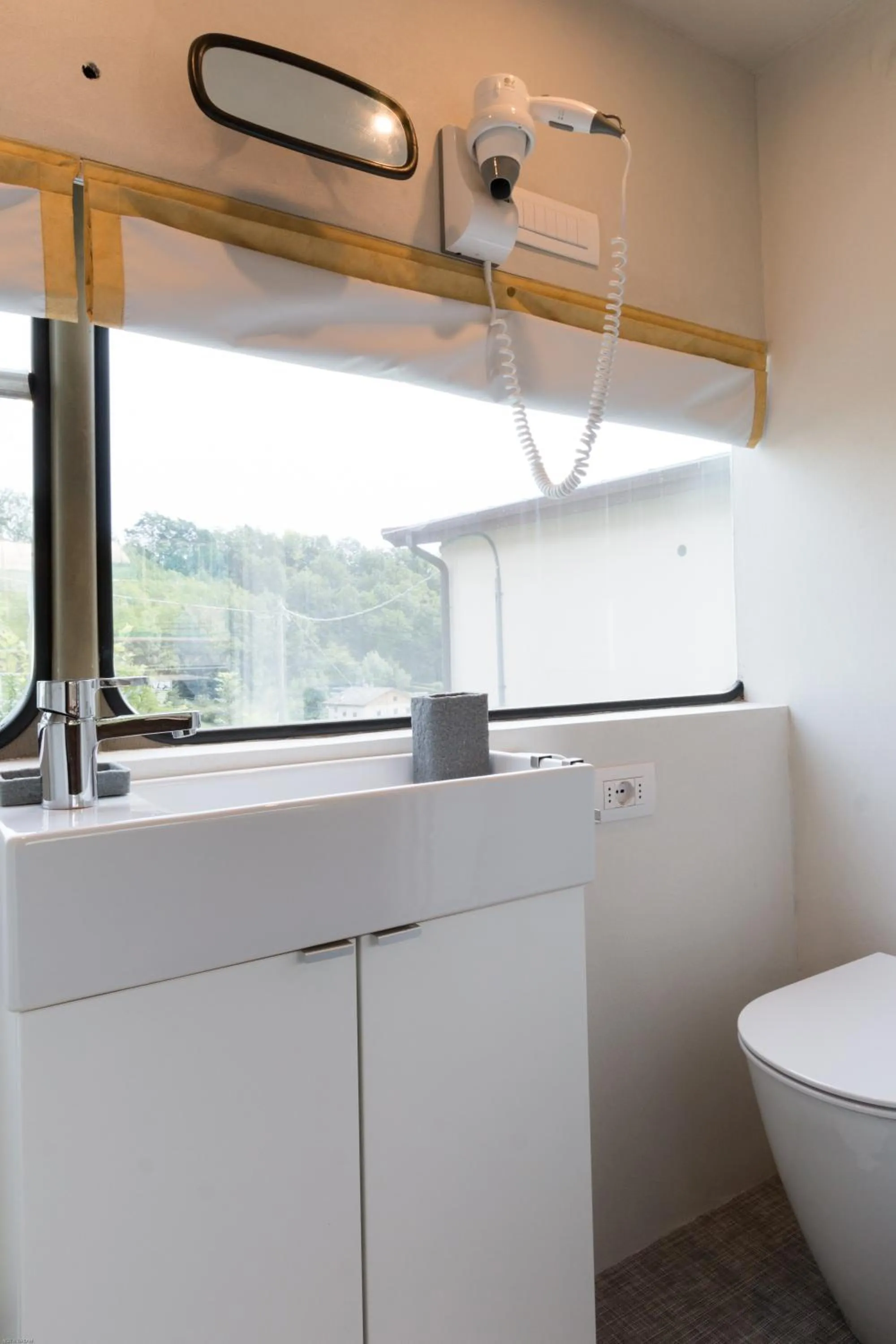 Bathroom in Bed In Bus