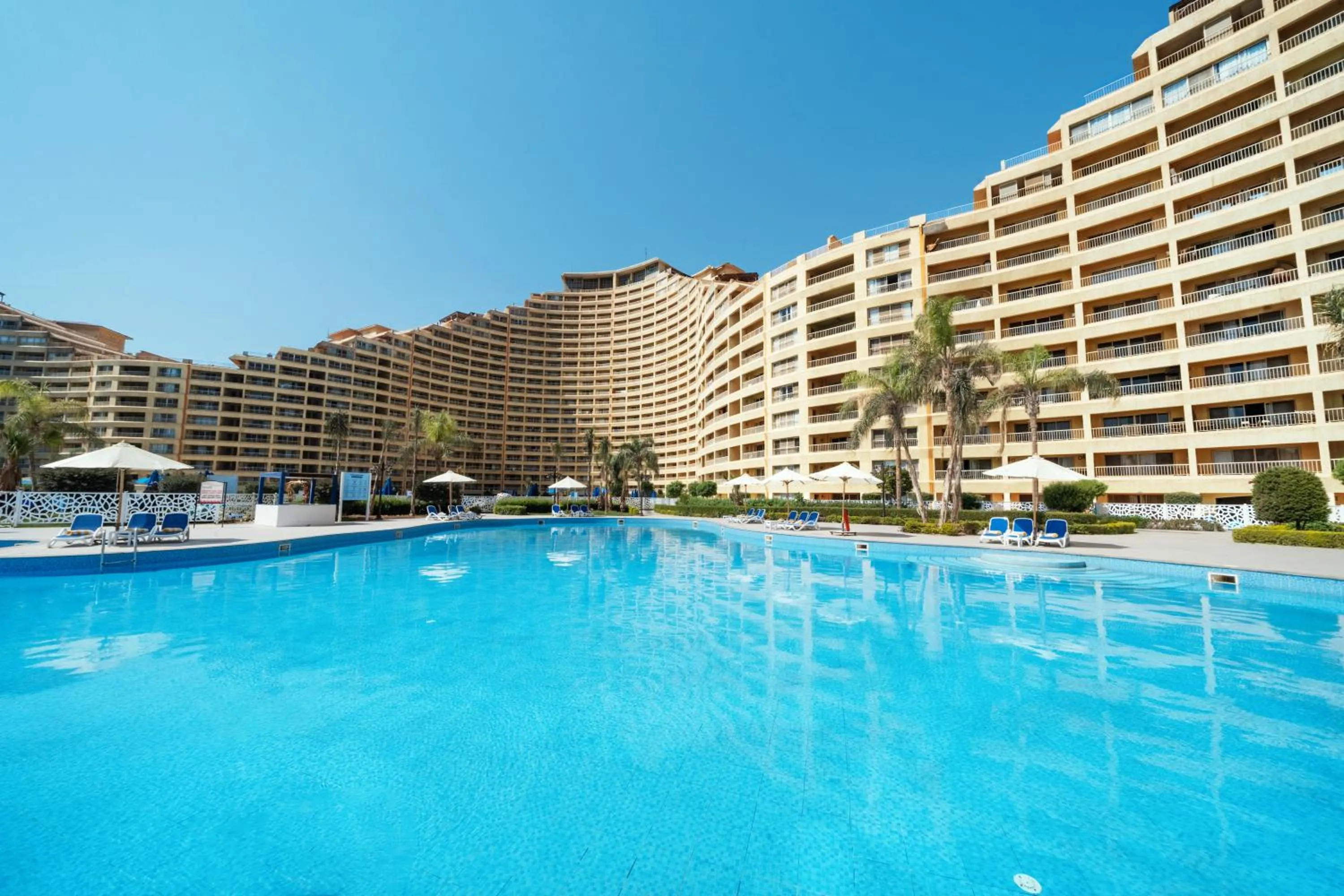Swimming pool in Porto Sokhna Hotel & Spa