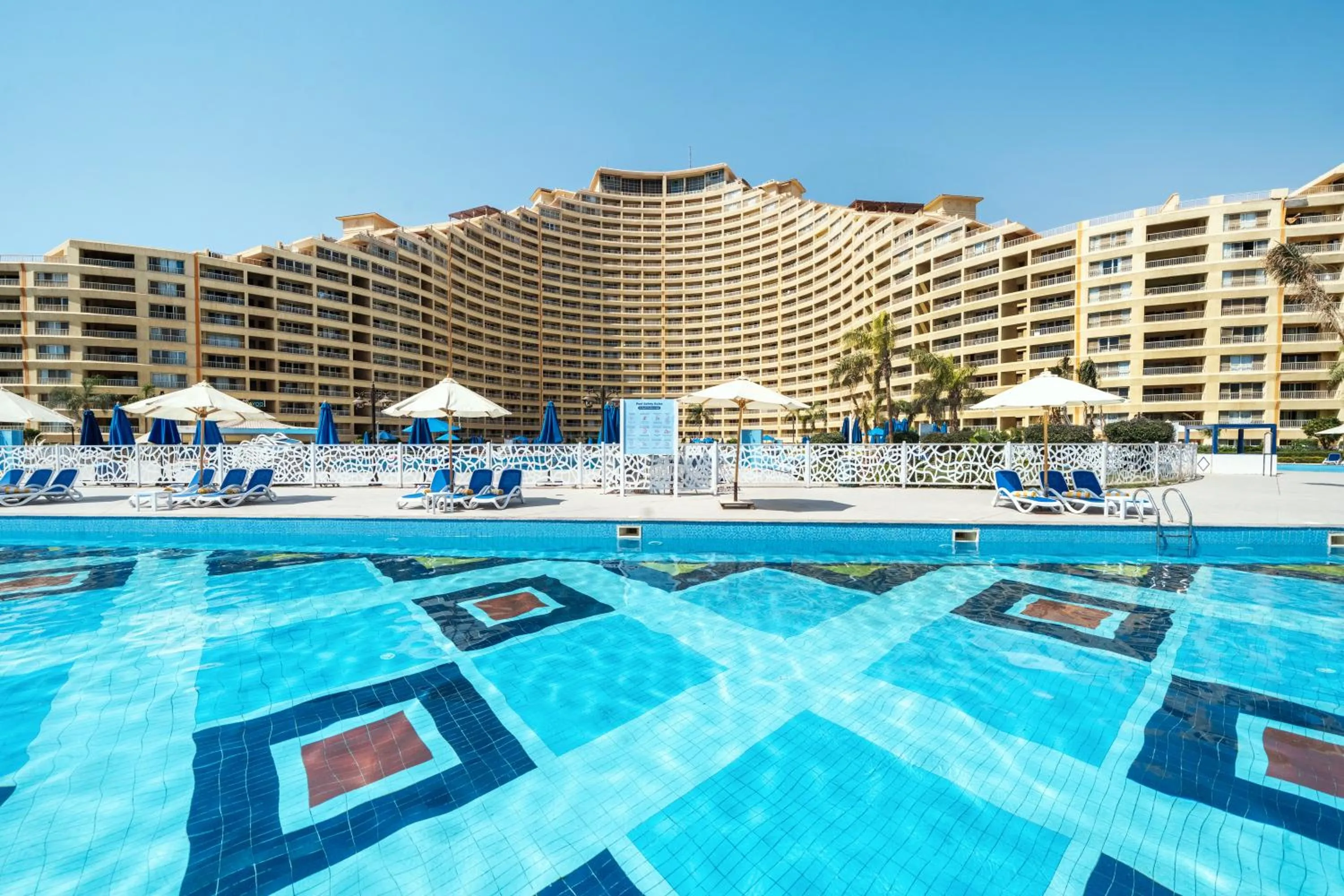 Swimming pool in Porto Sokhna Hotel & Spa