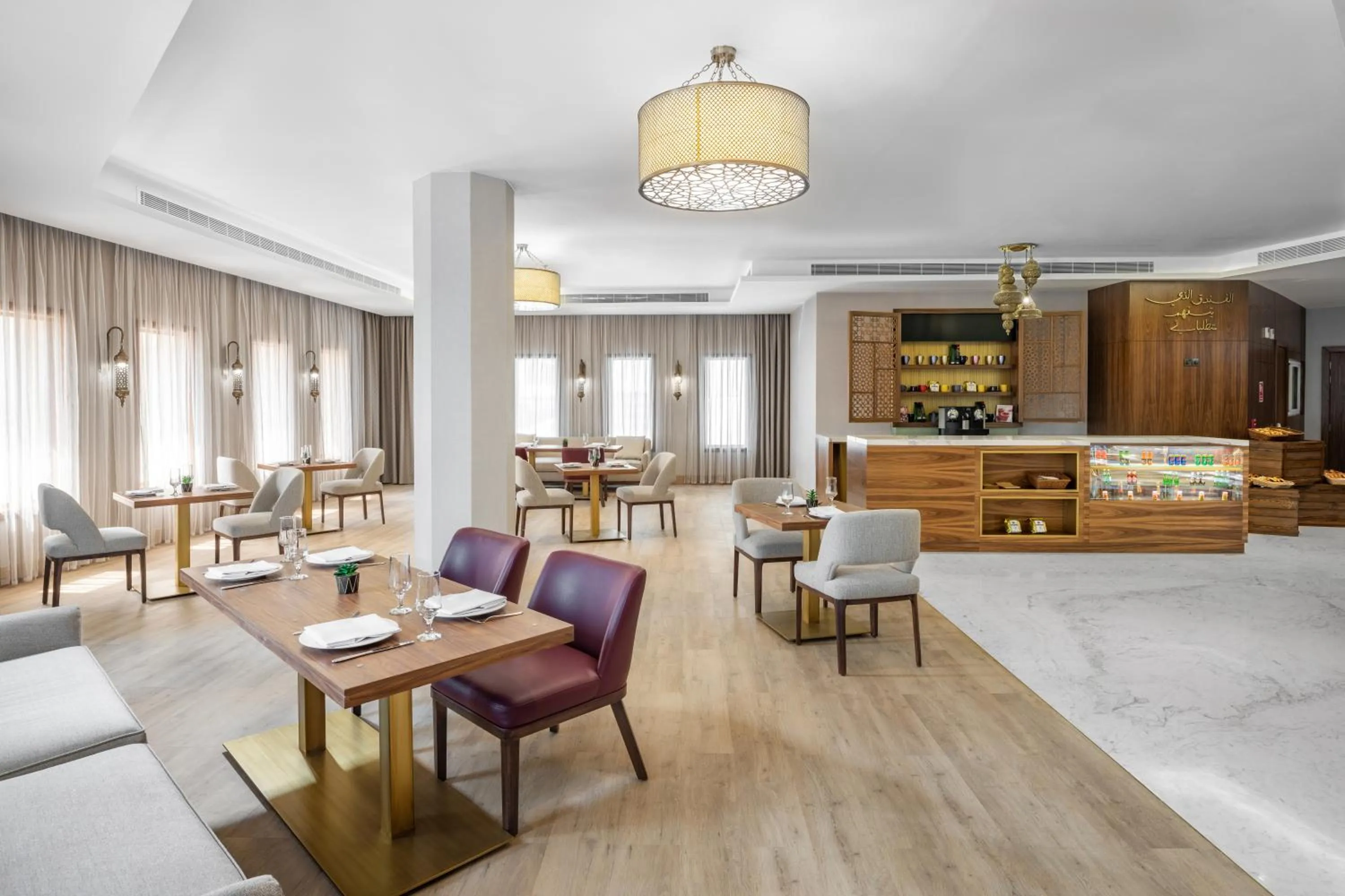 Restaurant/places to eat in Makarem Ajyad Makkah Hotel