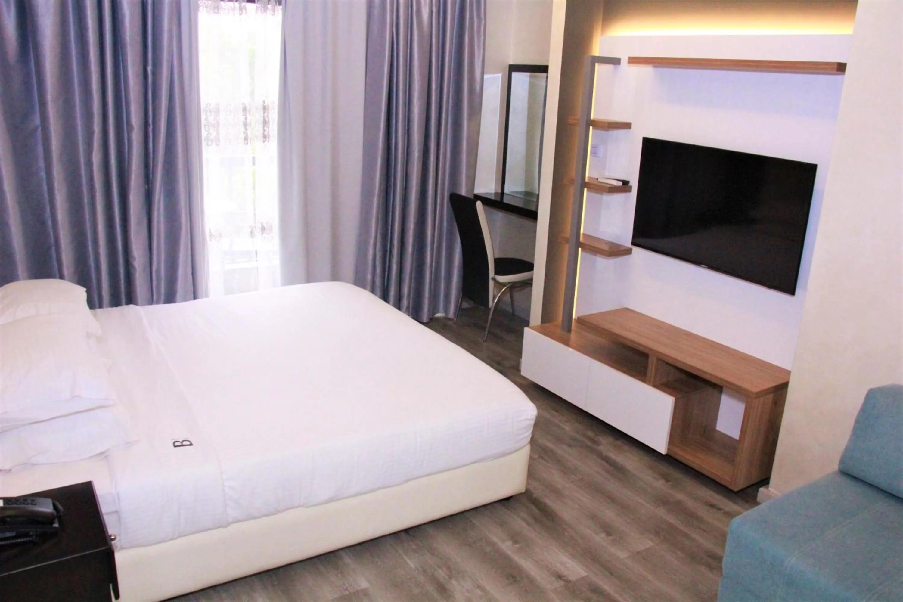 Bedroom, Bed in Beverly Hotel Beirut