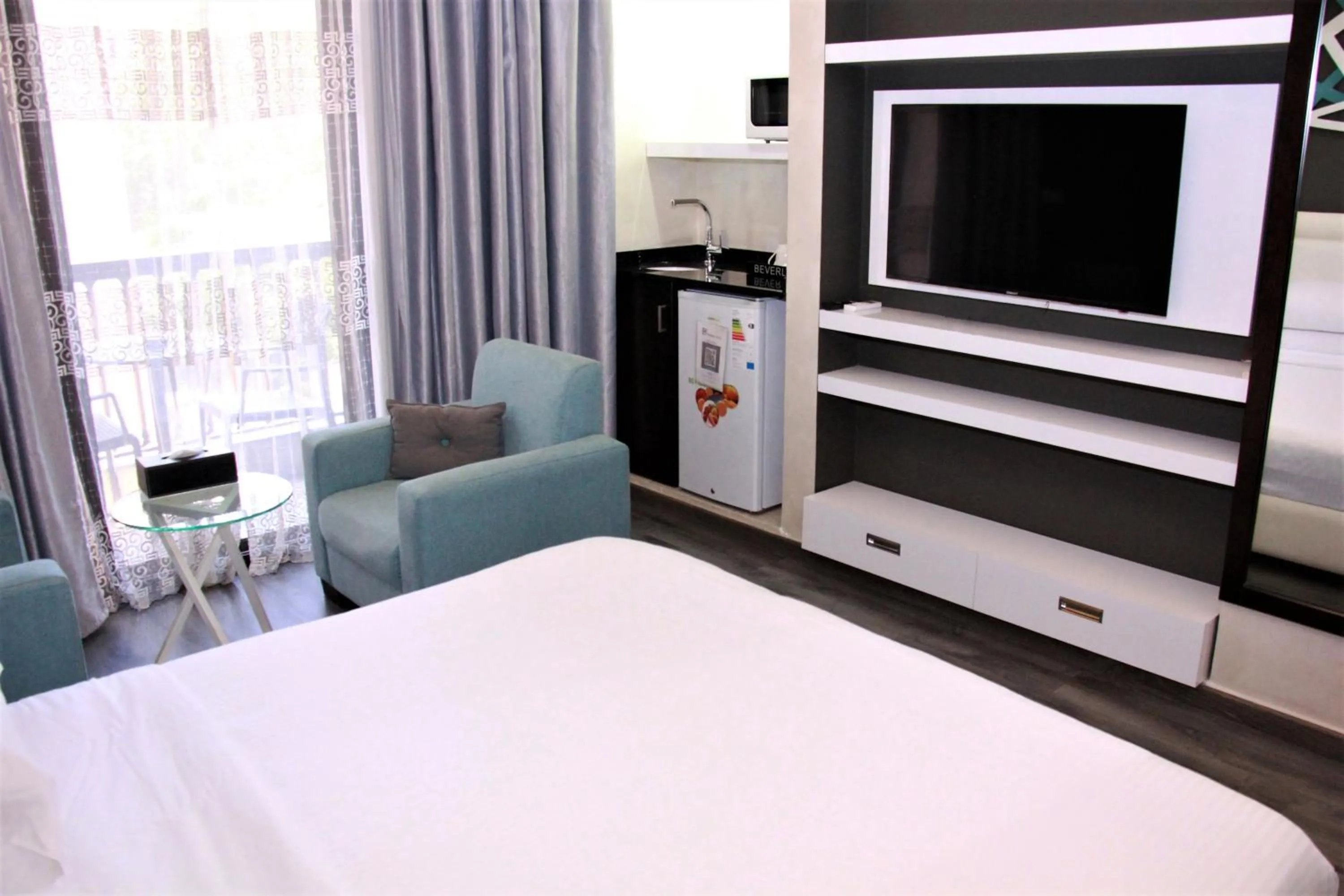 TV and multimedia, Bed in Beverly Hotel Beirut