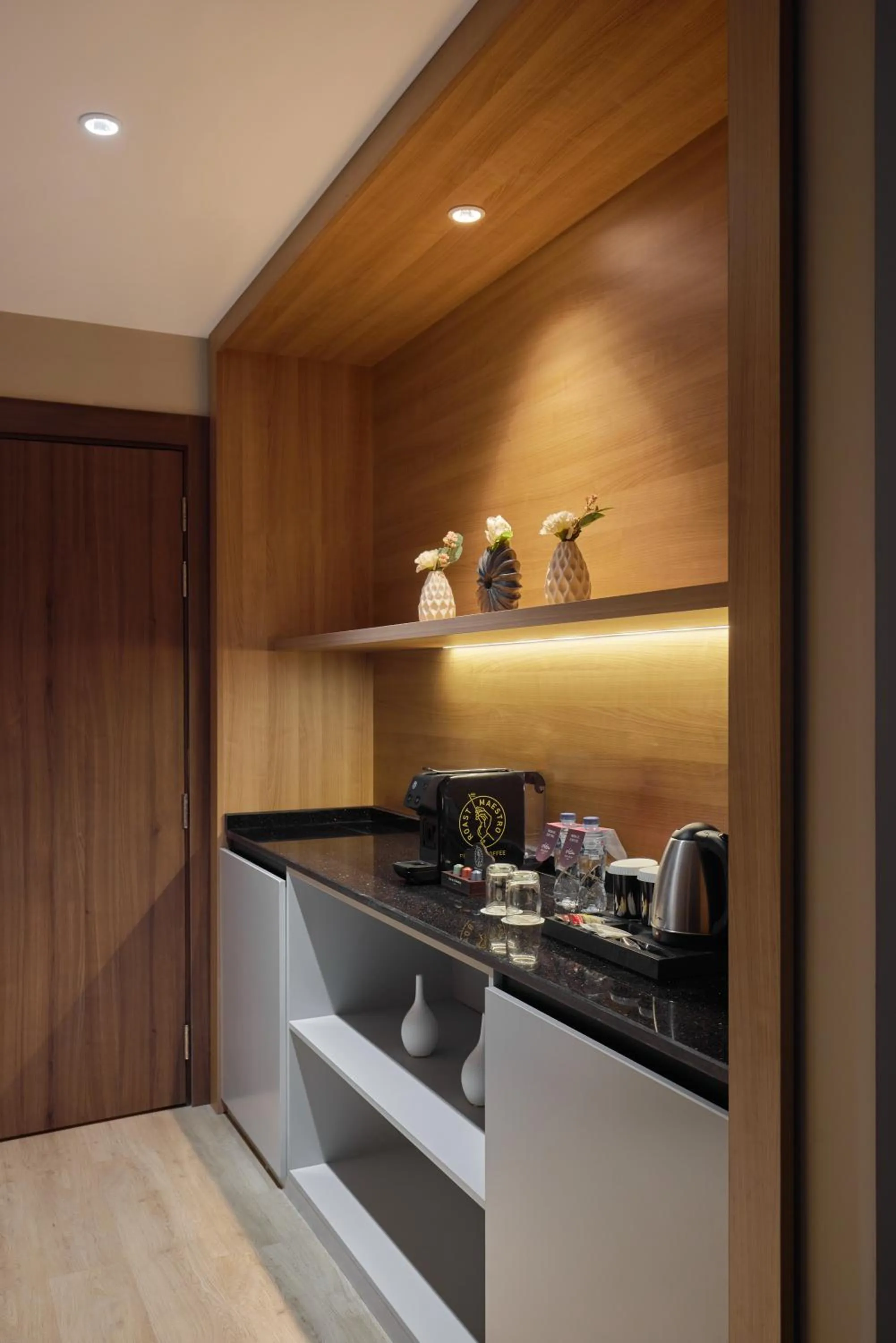 room service in Makarem Umm Al Qura Hotel