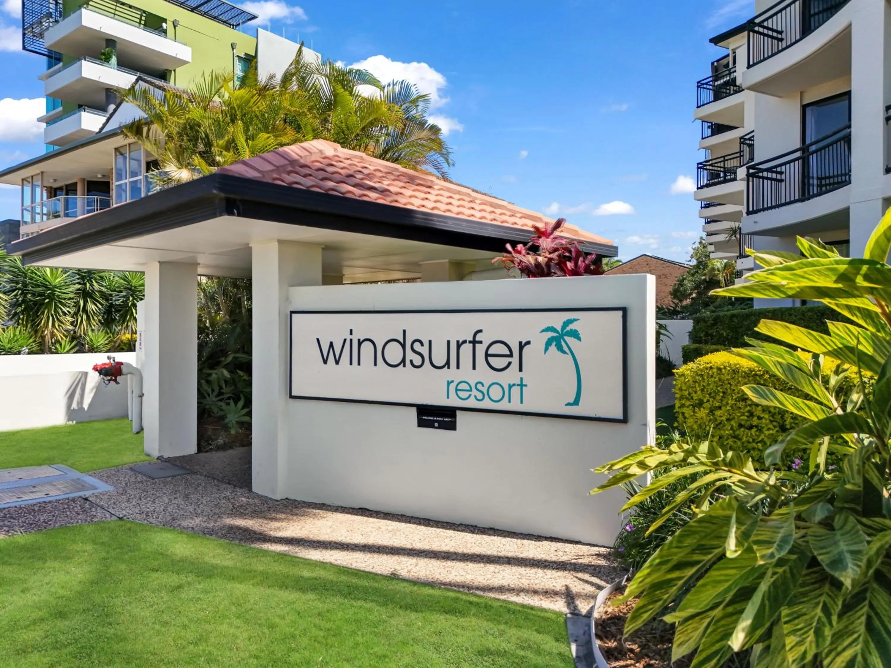 Property building in Windsurfer Resort