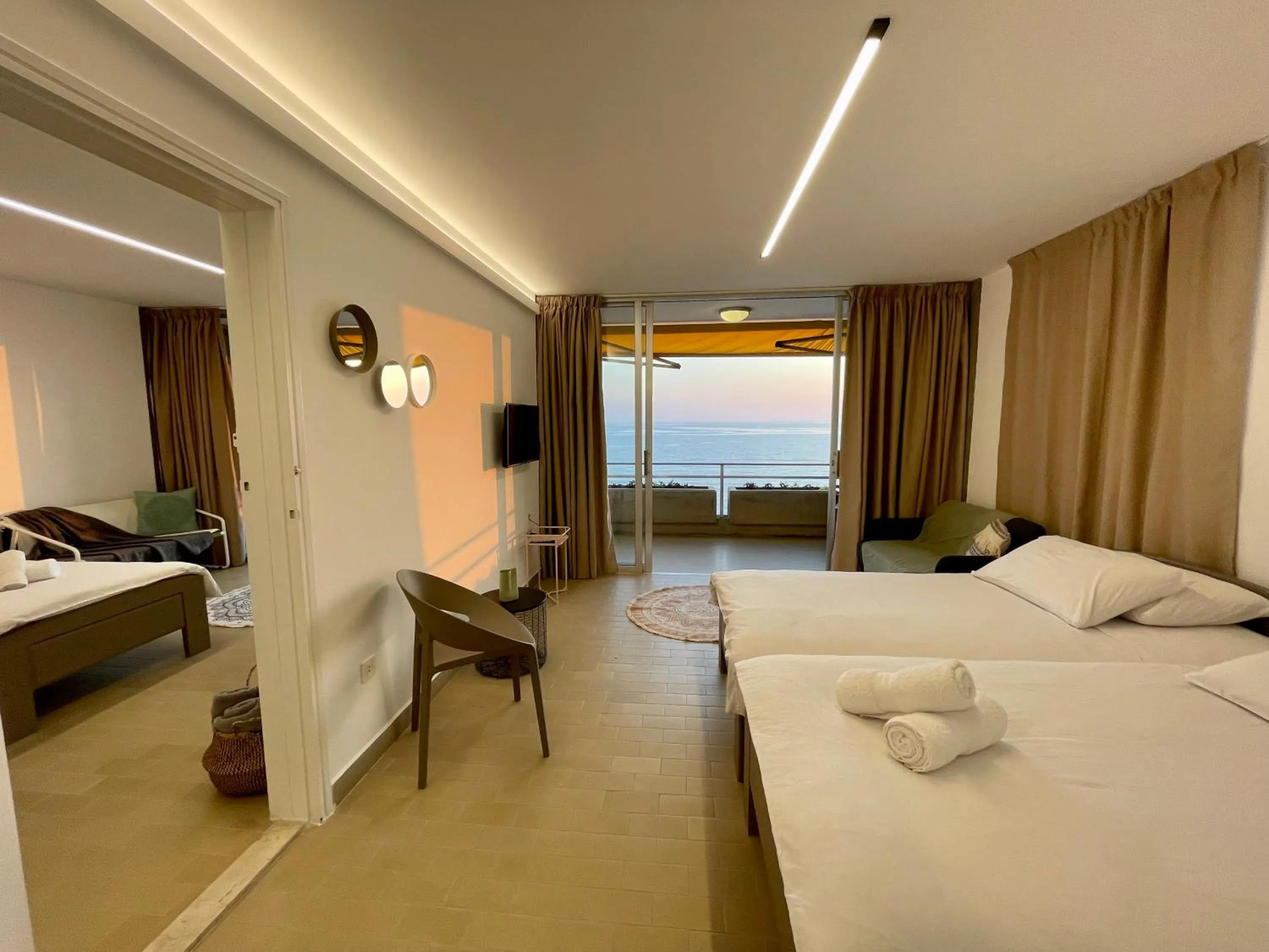 Photo of the whole room, Bed in St Paul Resort