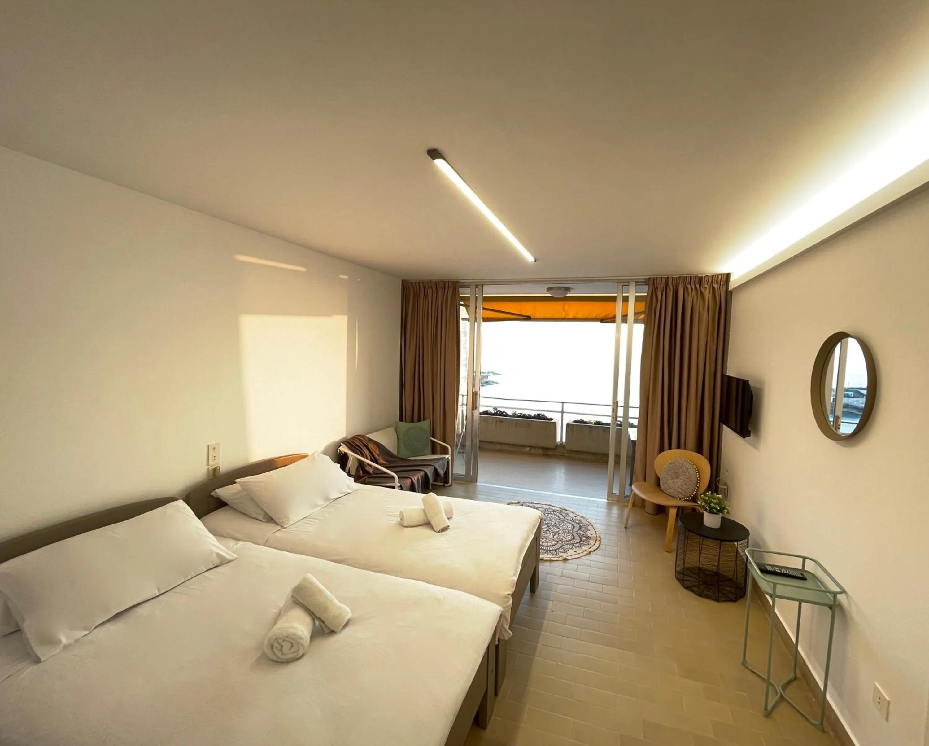 Living room, Bed in St Paul Resort