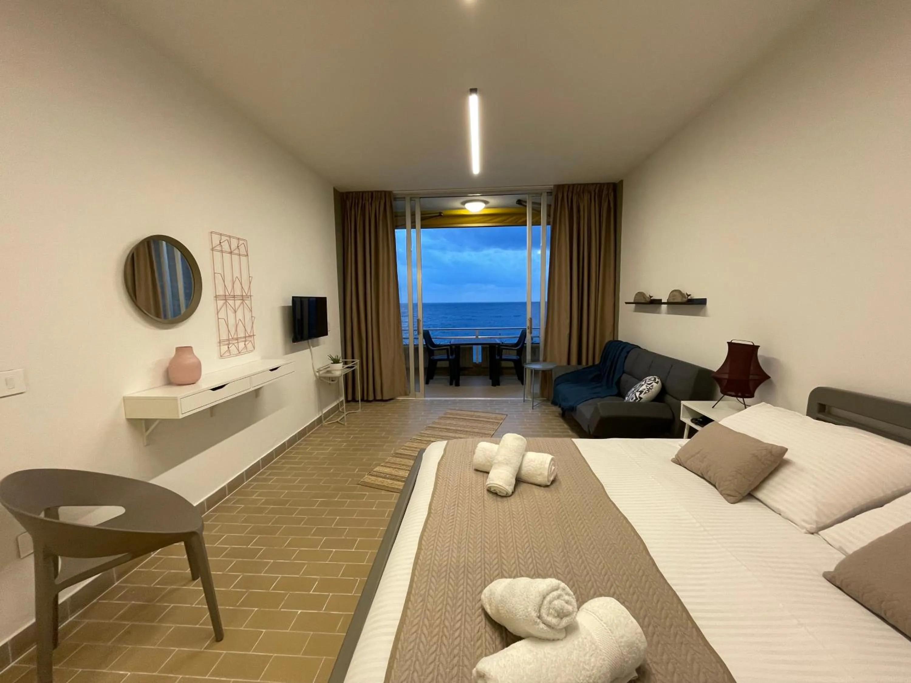 Photo of the whole room, Bed in St Paul Resort