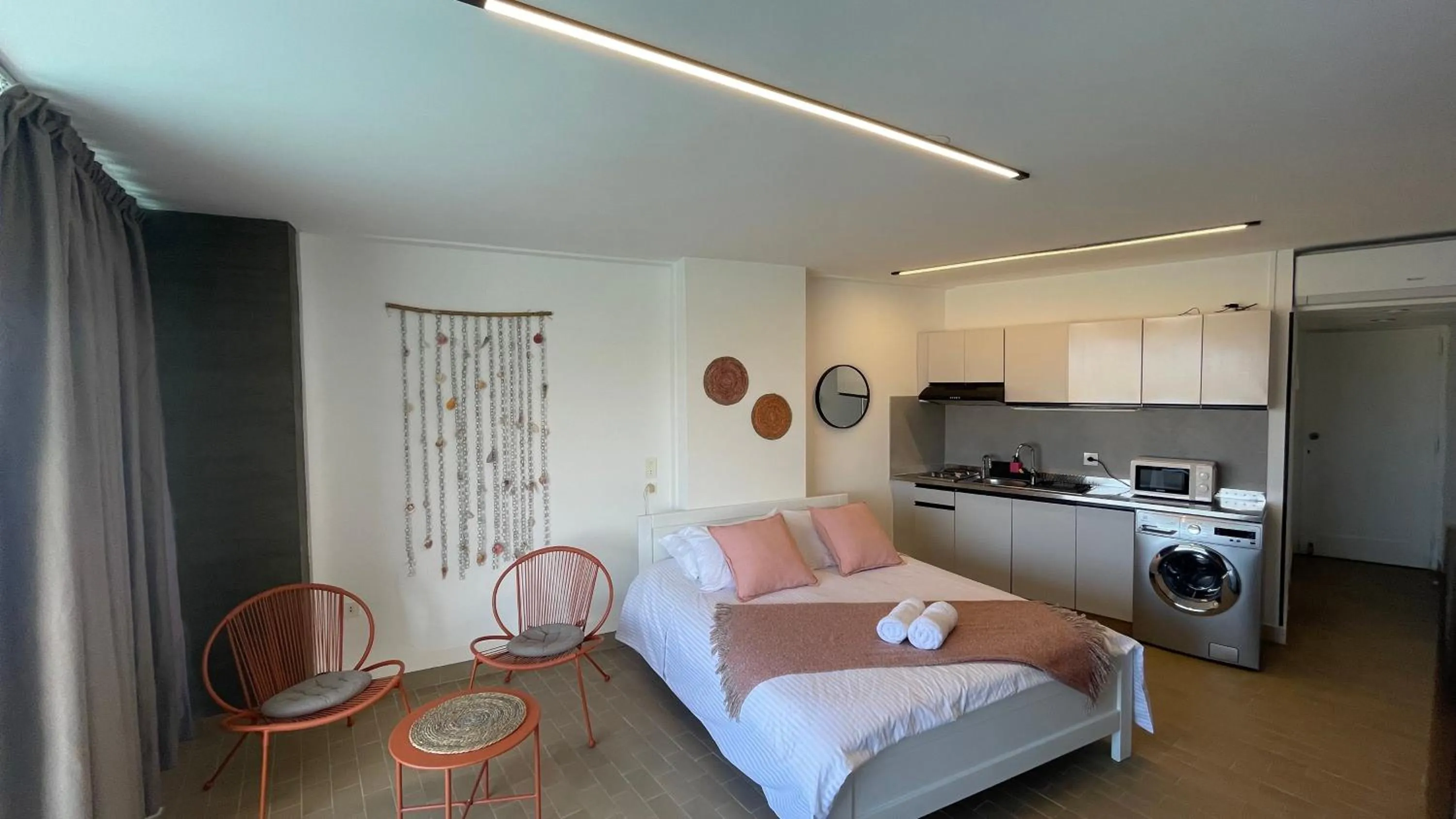 Photo of the whole room, Bed in St Paul Resort