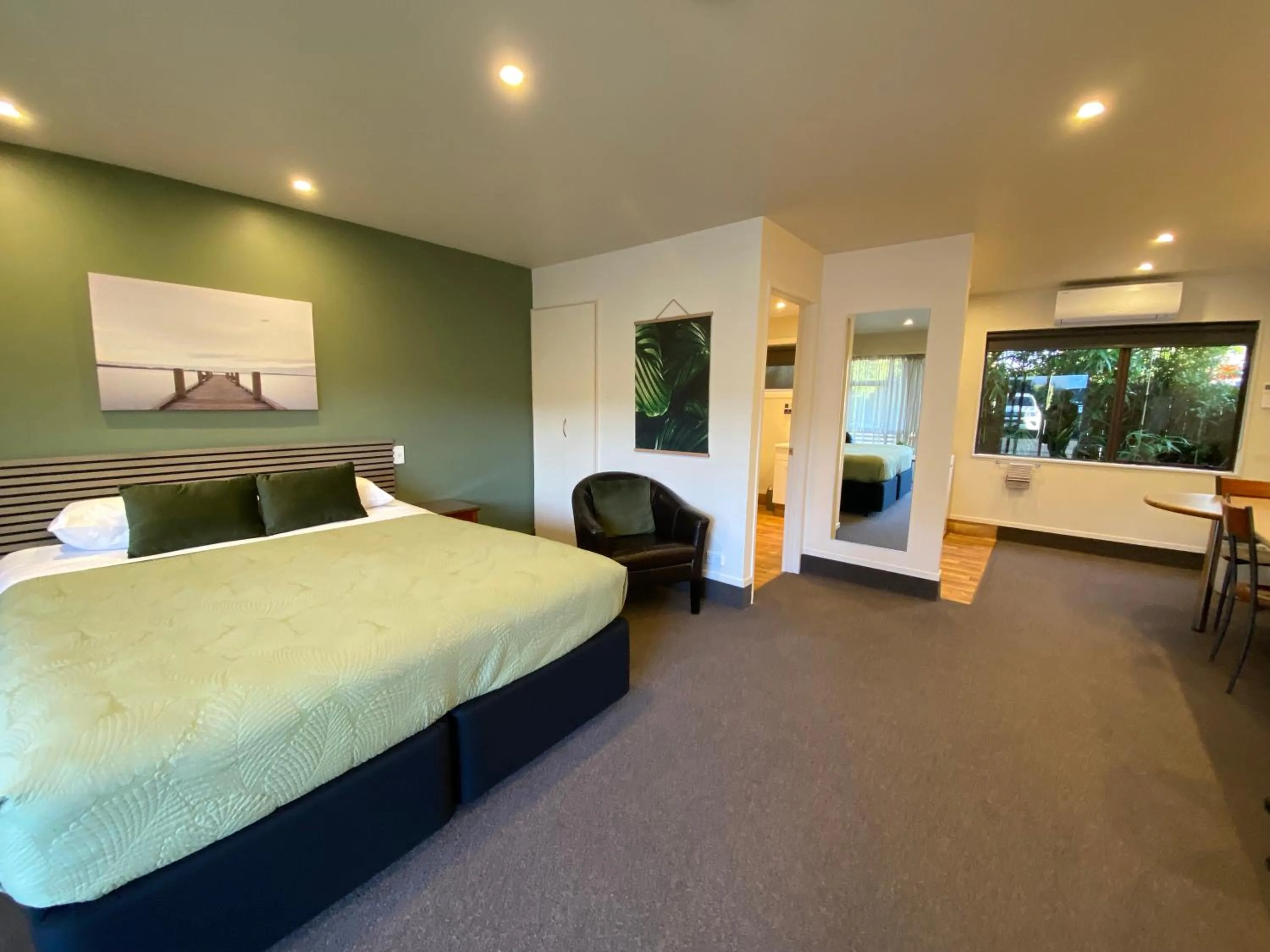 Bed in Commodore Motel